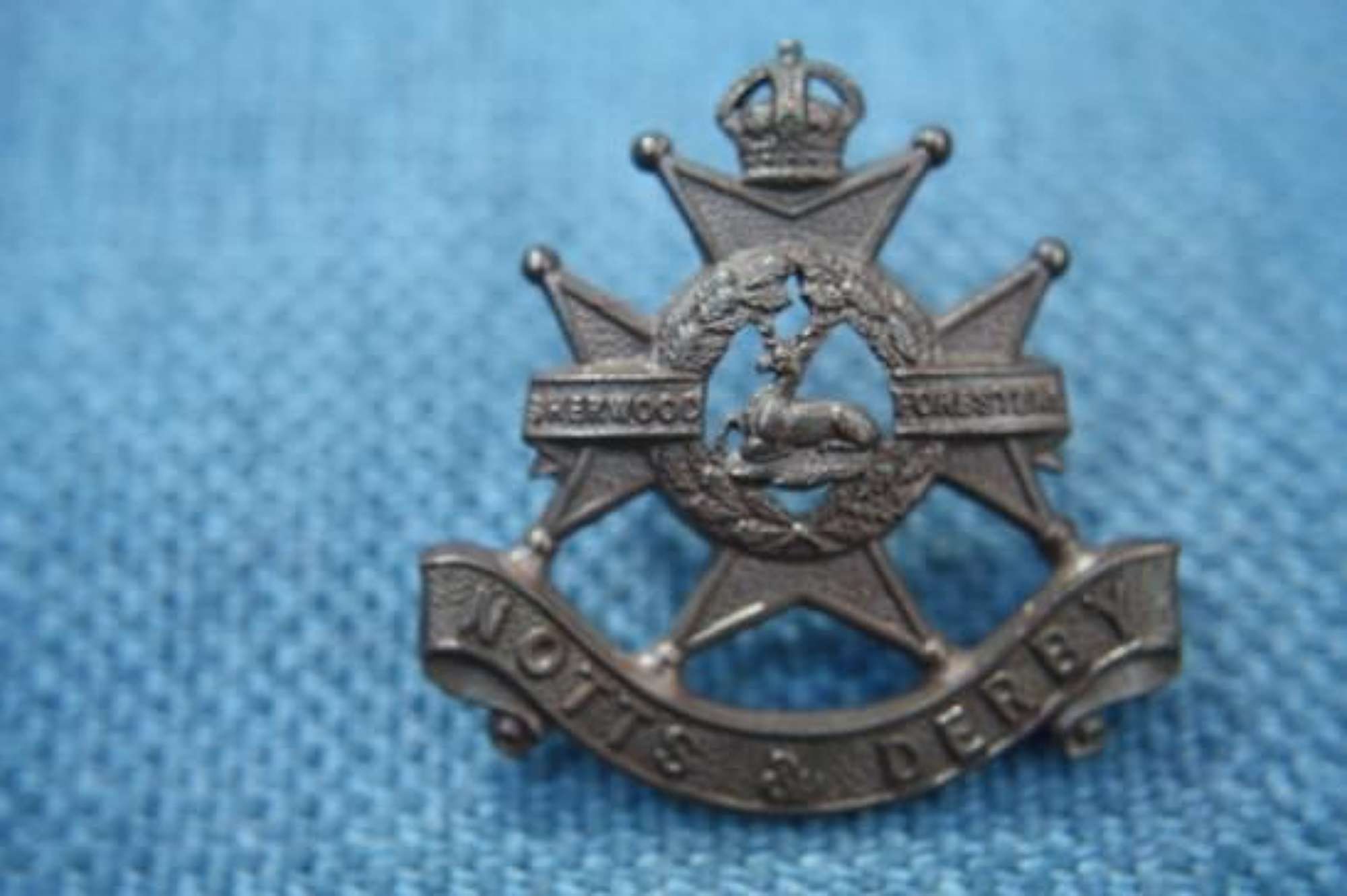 Original Bronze WW1 British Army Officer's Cap Badge. Notts & Derby