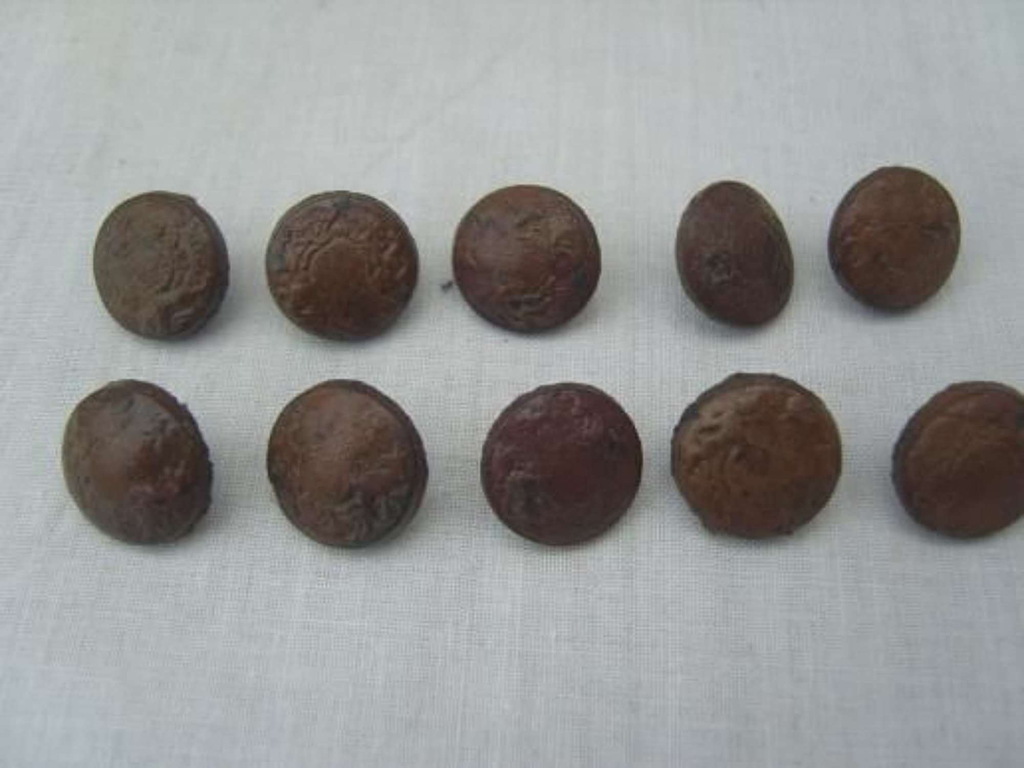 WW1 set of Leather British general service buttons.