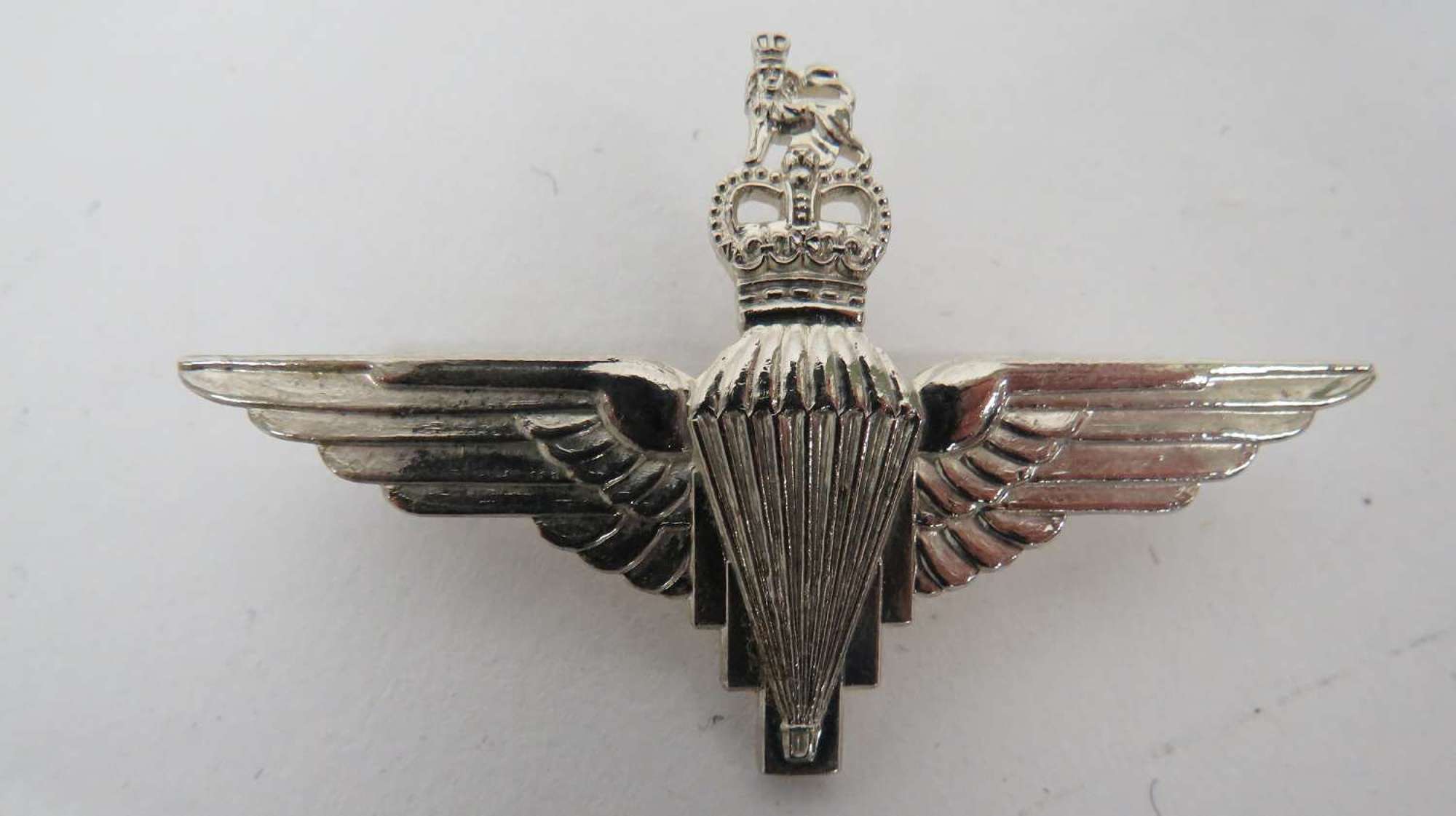 Post 1953 Parachute Regiment Officers Beret Badge