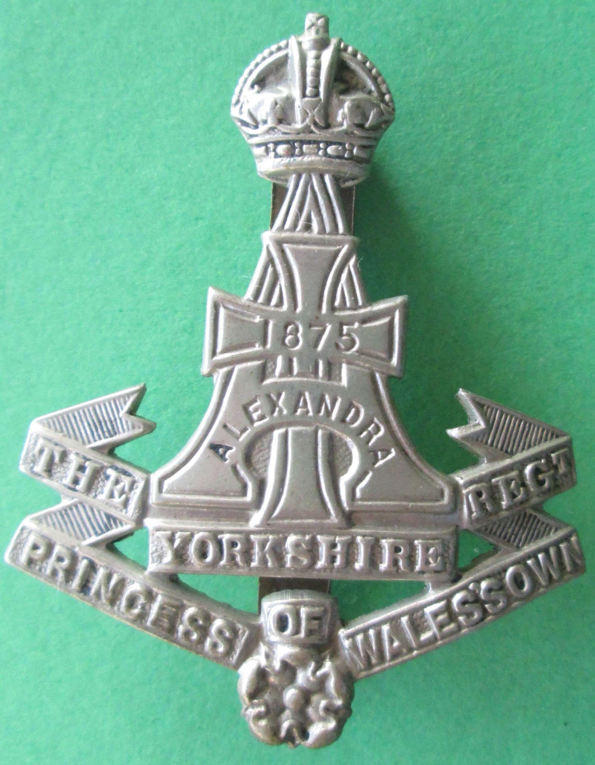 THE YORKSHIRE REGIMENT (PRINCESS OF WALE'S OWN) CAP BADGE