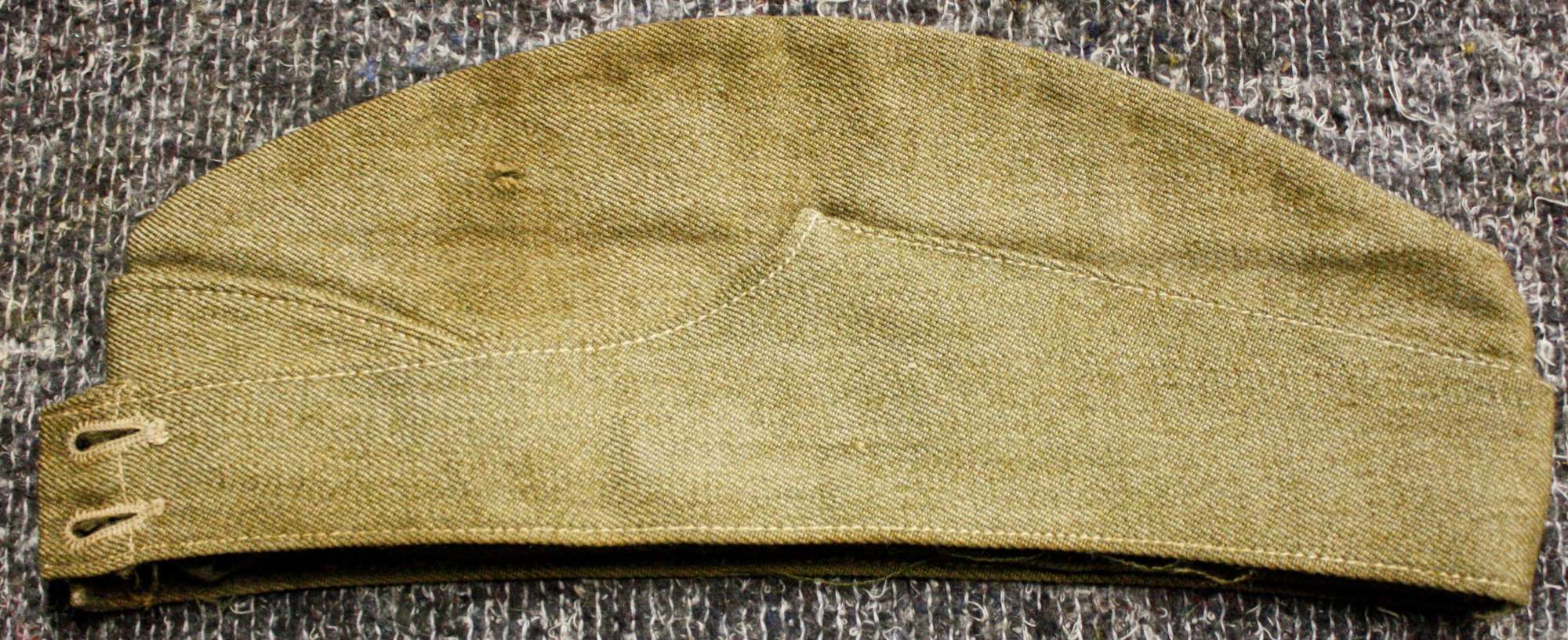 A OTHER RANKS EARLY WWII USED SIDE CAP SIZE IS 7 1/4