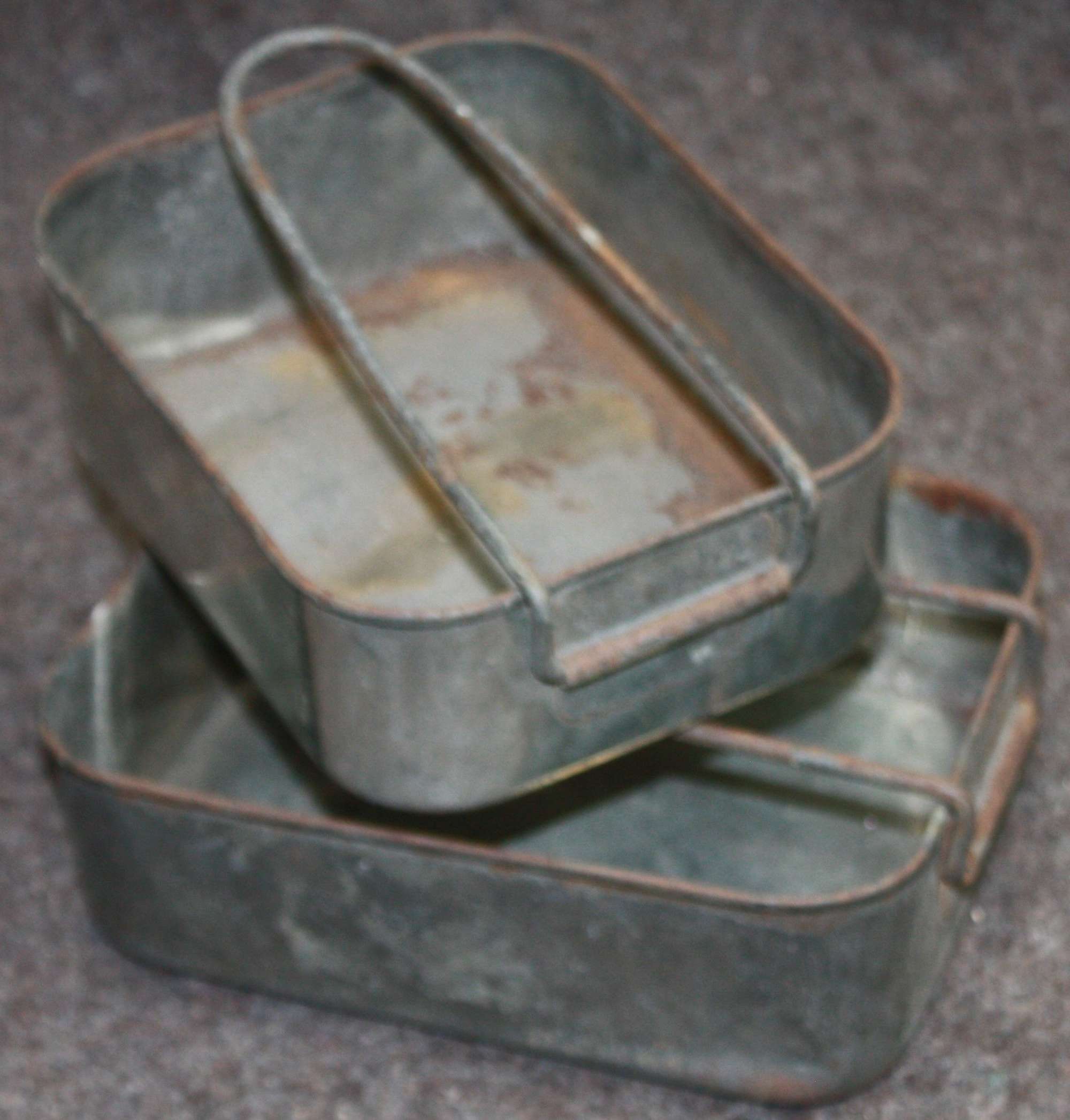 A PAIR OF WWII SOUTH AFRICAN MESS TINS
