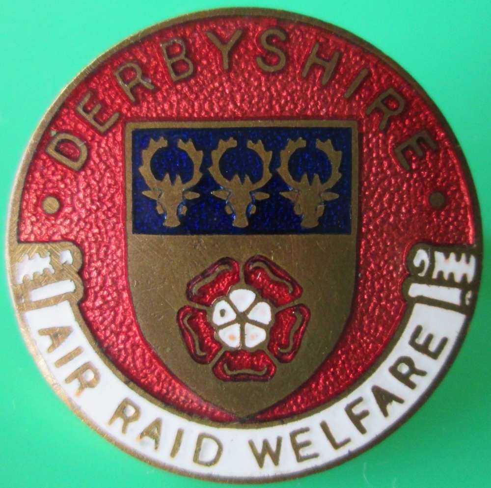 A DERBYSHIRE AIR RAID WELFARE PIN BADGE