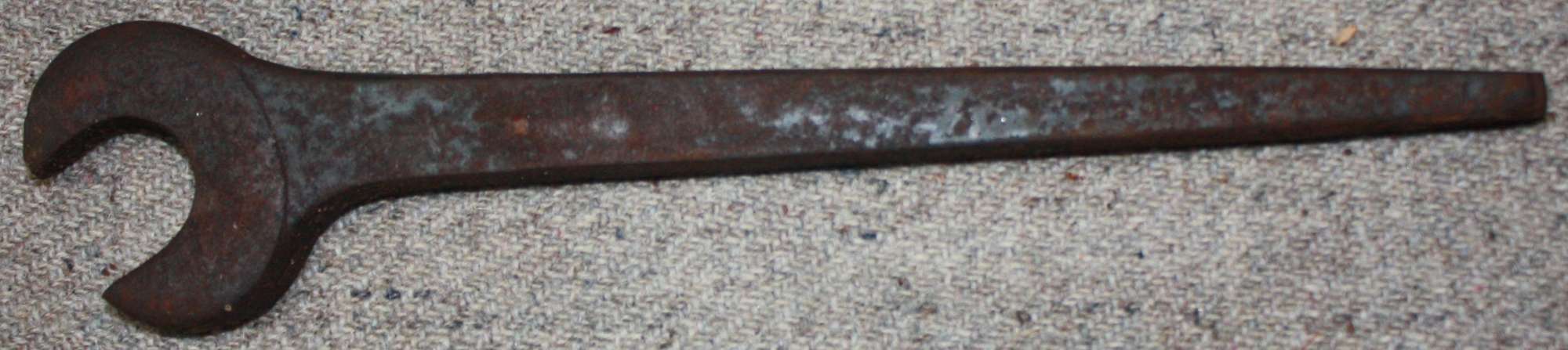 A WWII ANDERSON AIR RAID SHELTER RAT TAIL SPANNER