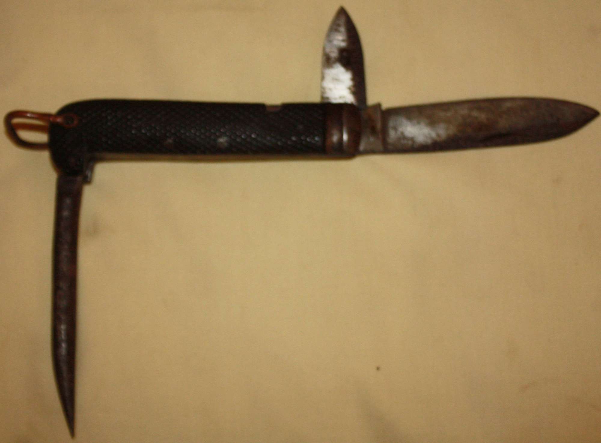 A BRITISH ARMY PRE WWII LARGE SIZE CLASP KNIFE