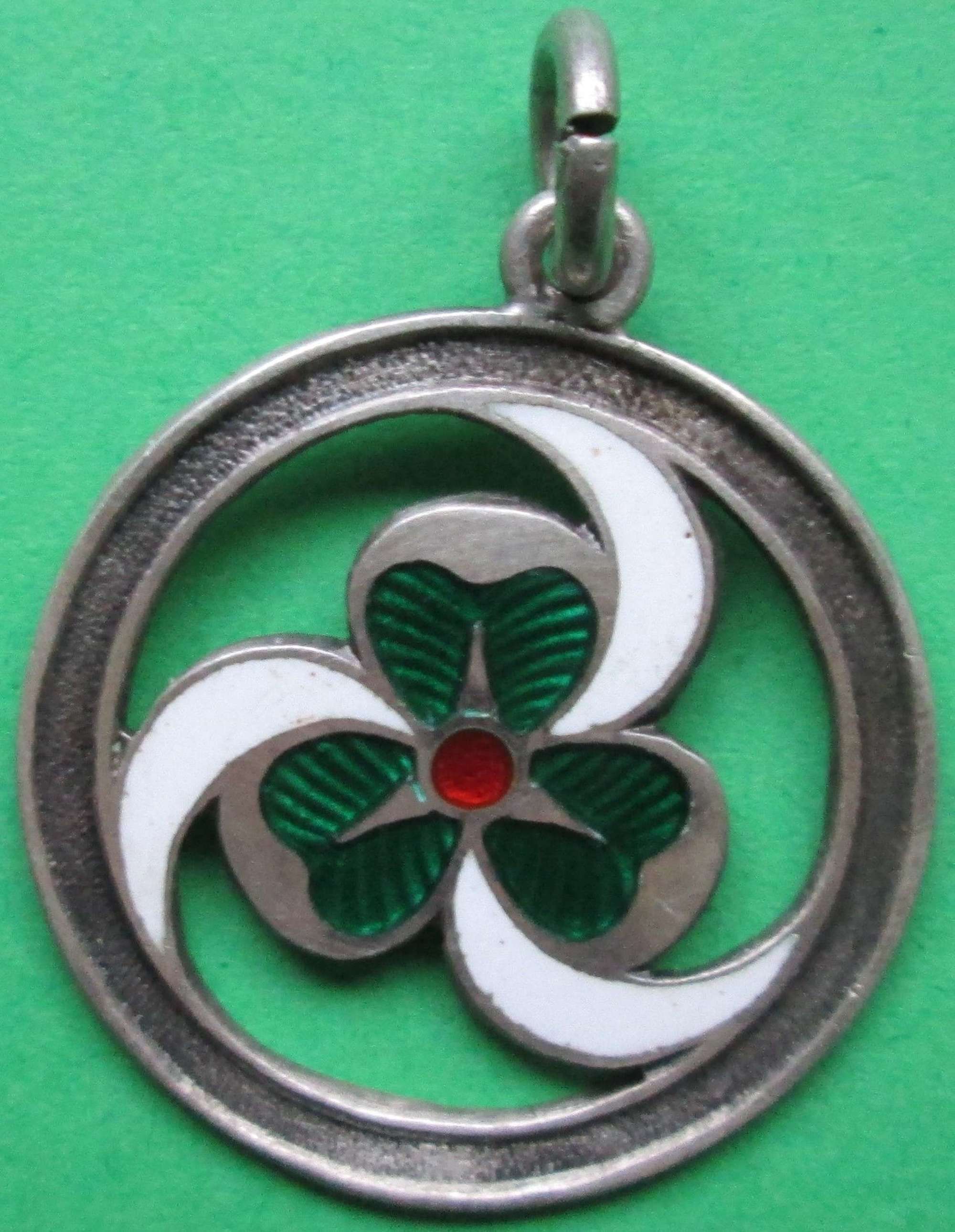 A GIRL GUIDES THANK YOU PENDANT IN SILVER