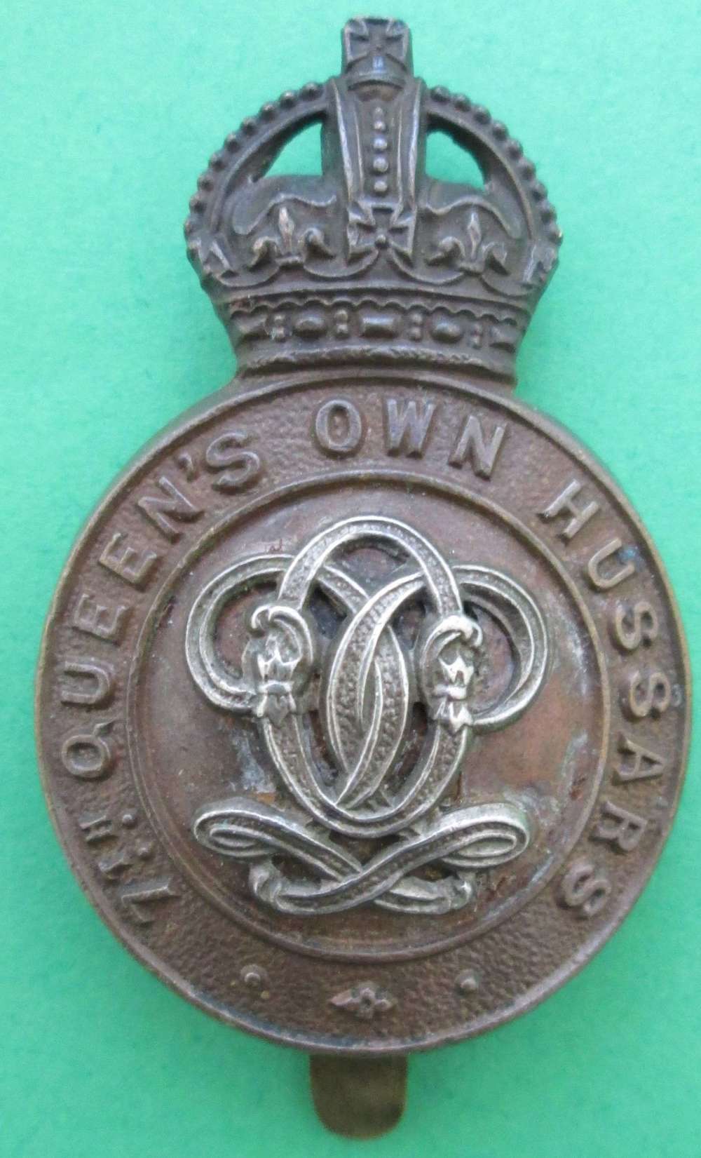 7TH THE QUEEN'S HUSSARS CAP BADGE