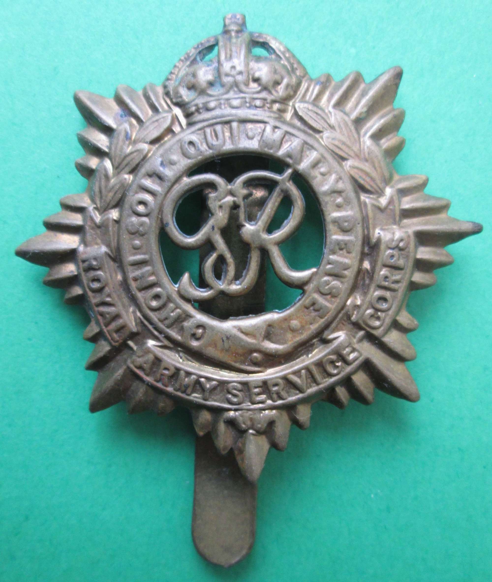 WWII PERIOD ARMY SERVICE CORPS CAP BADGE