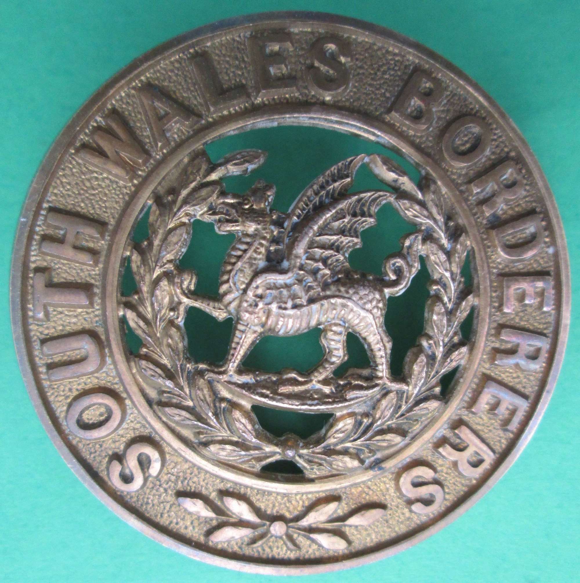 HELMET PLATE CENTRE FOR THE SOUTH WALES BORDERERS