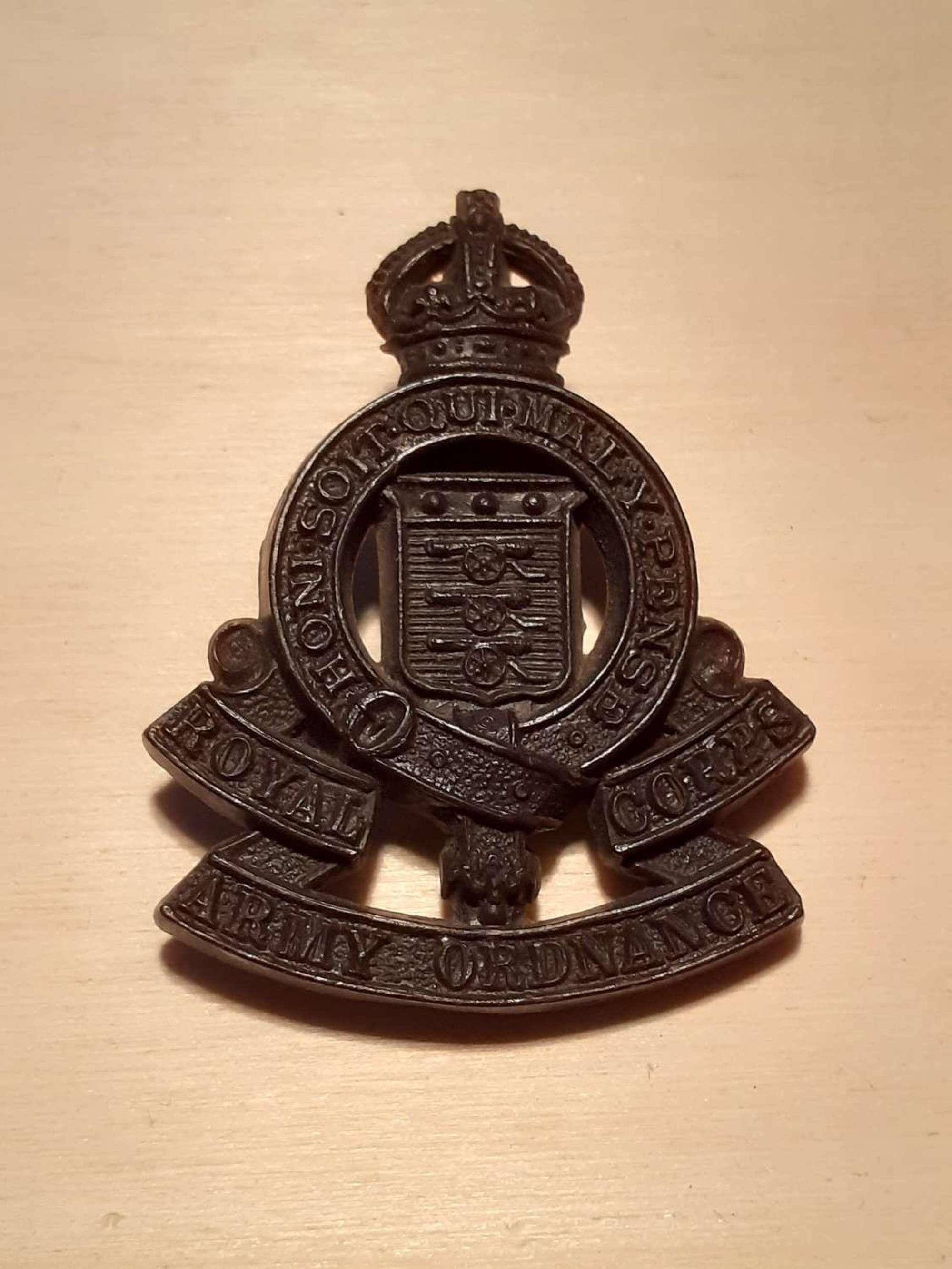 Royal Army Ordnance Corps Bakelite Cap Badge