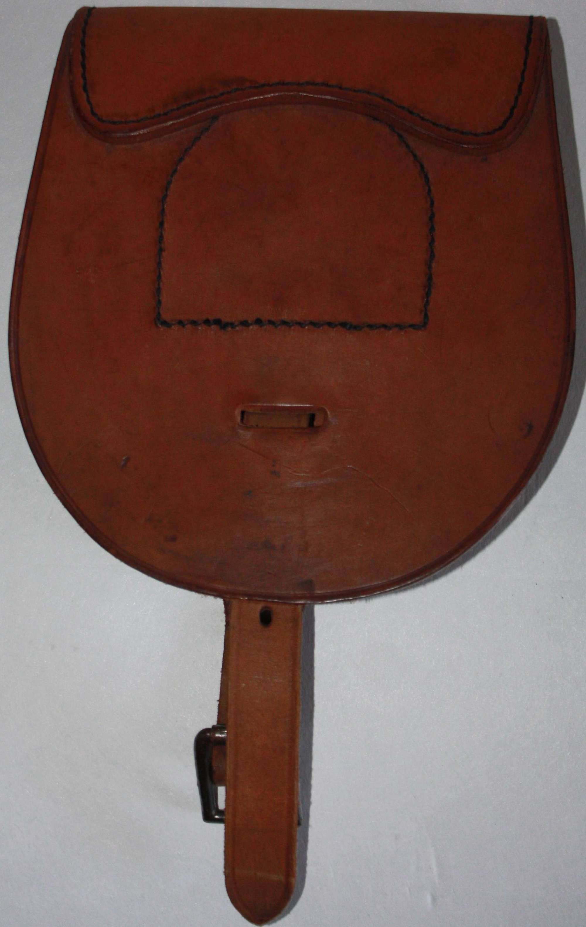 A VERY GOOD EXAMPLE OF THE BRITSH WWII HOSES / MULE SHOE POUCH