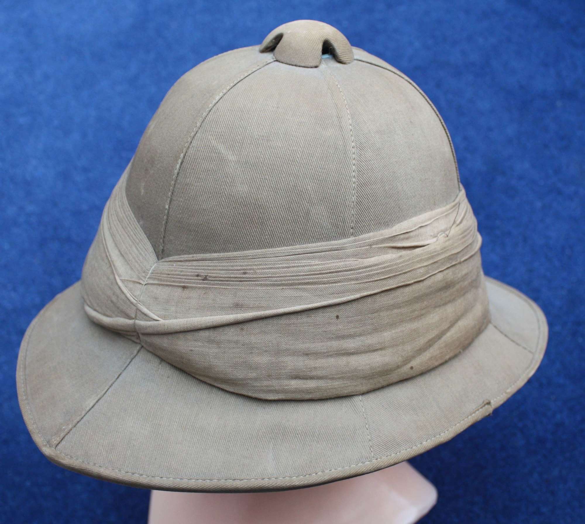 WW1 British Other  Khaki Drill Pith Helmet in good condition.