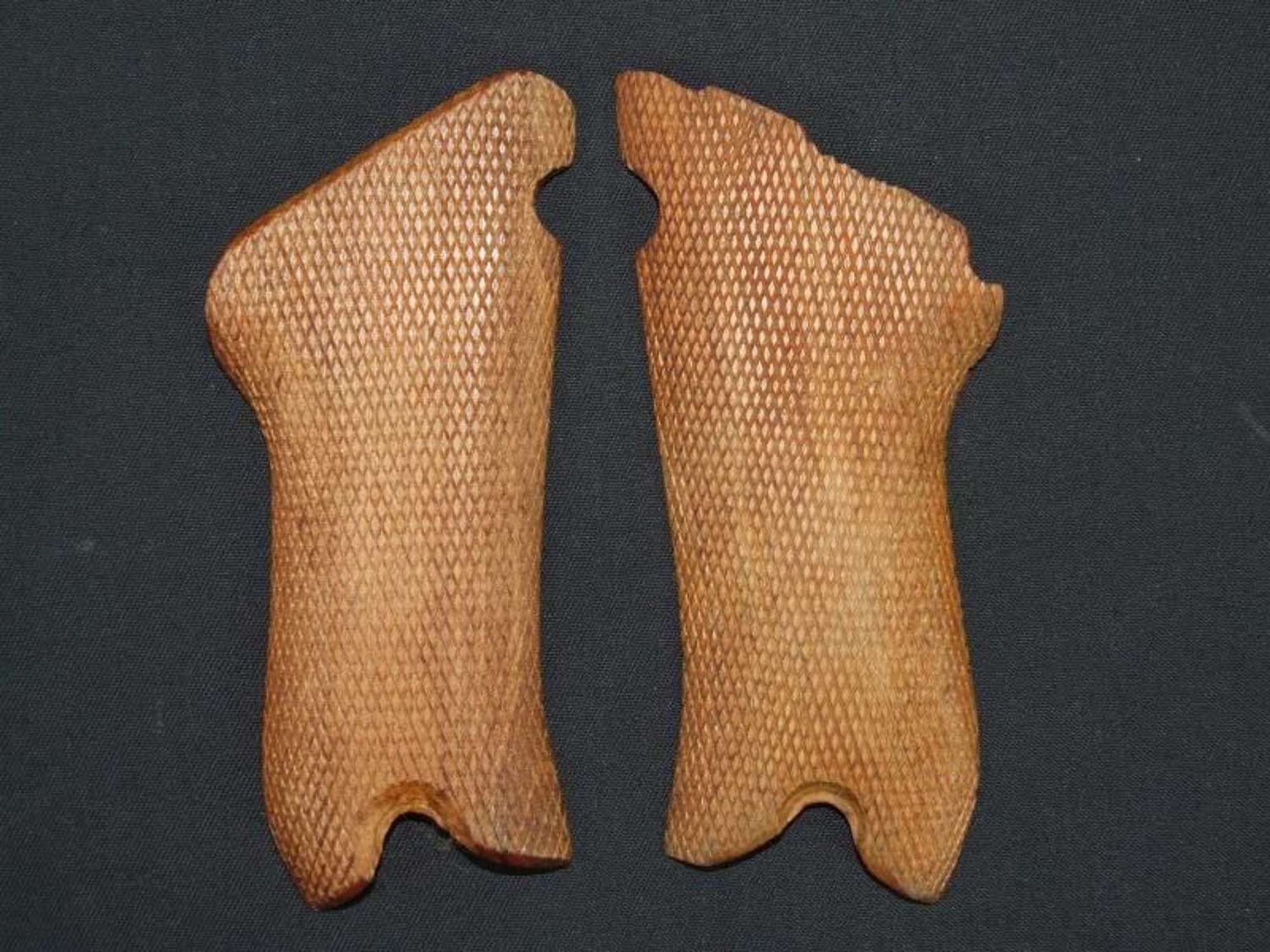 Pre 1945 Manufactured Luger Grips