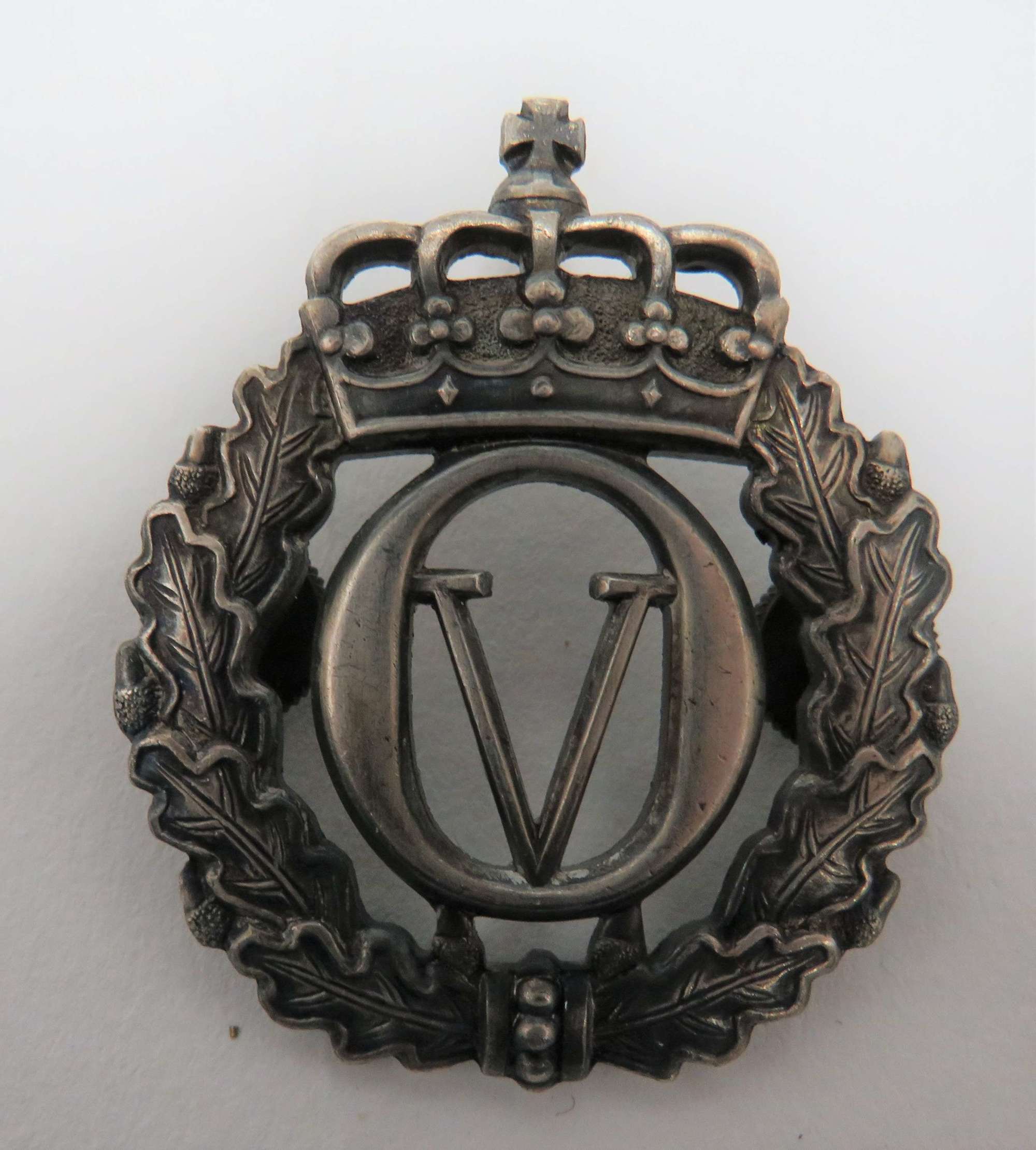 Norway King Olav V Cap Badge