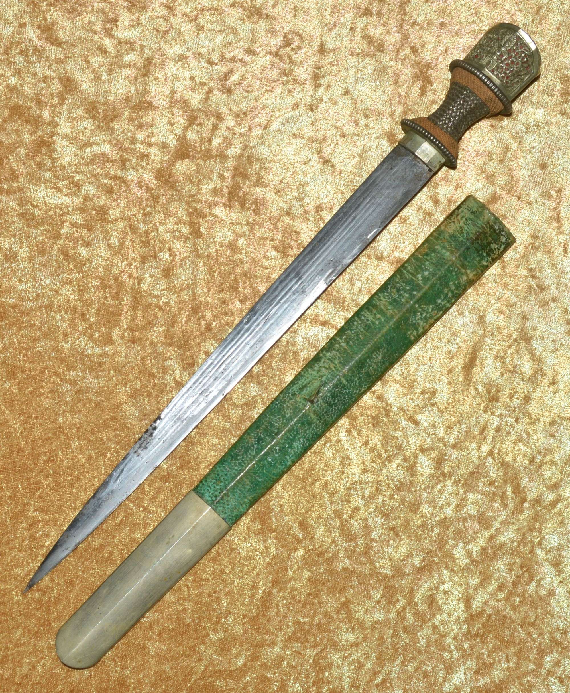 ﻿Fine Tibetan Dagger, Late 18th/Early 19th C
