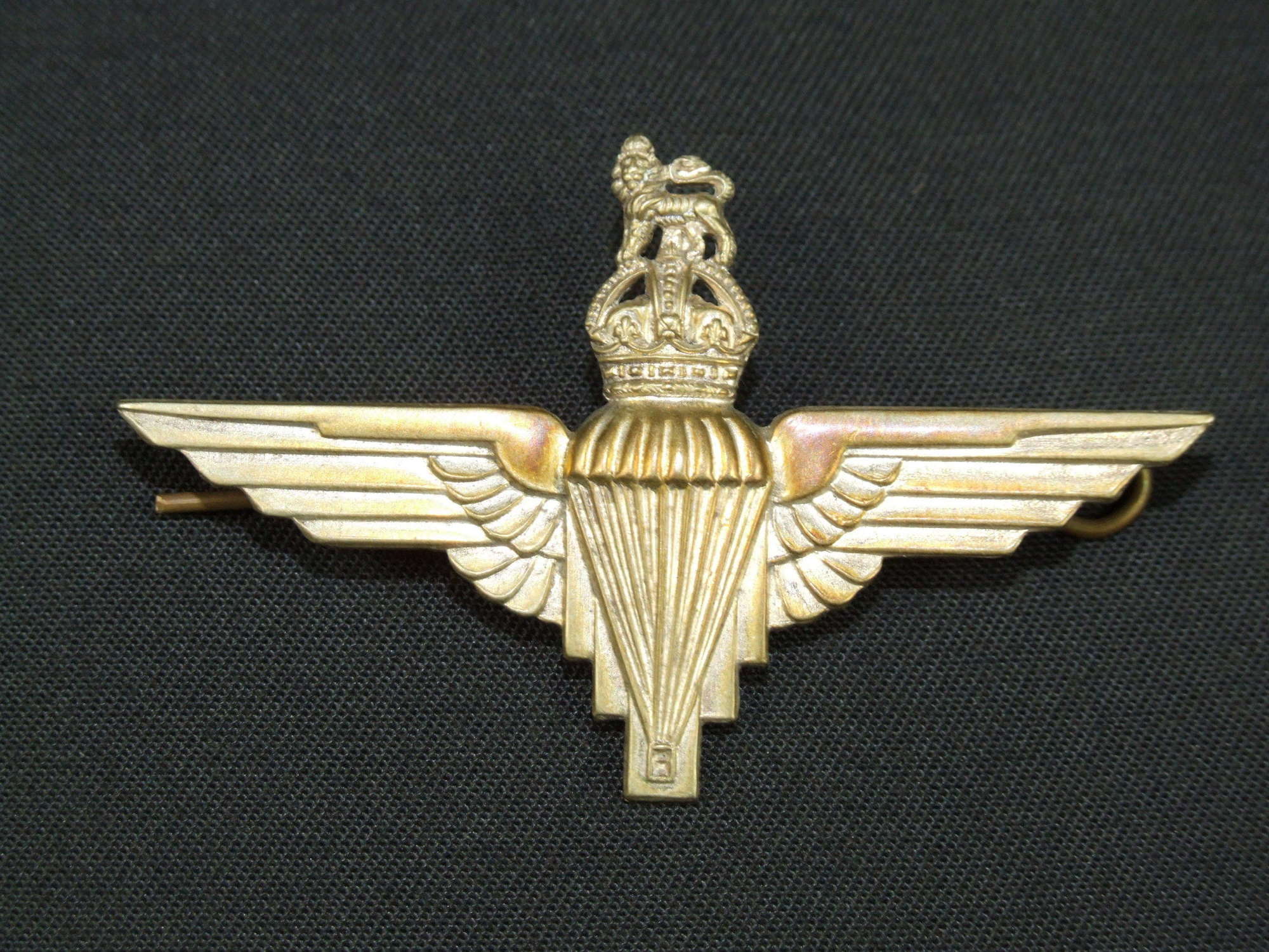 British Airborne Officers Voided Beret Badge
