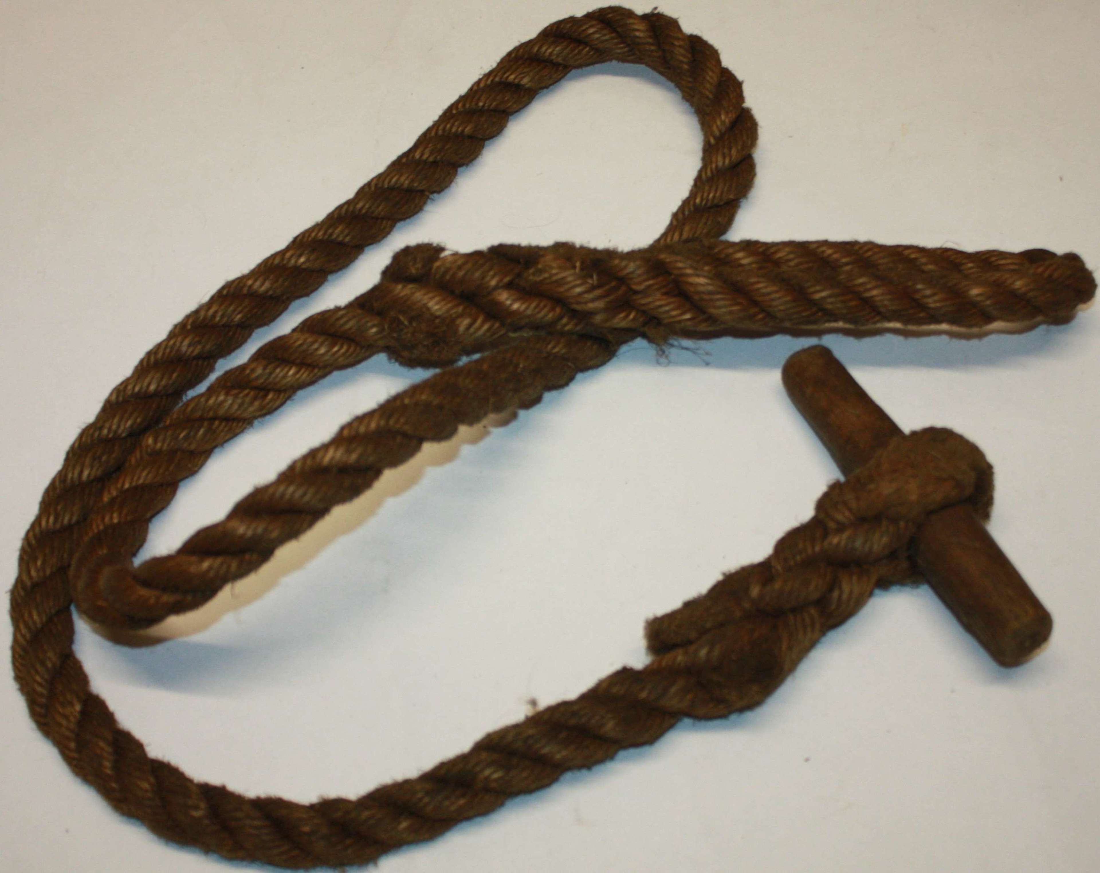 A GOOD WWII AIRBORNE / COMMANDO FORCES TOGGLE ROPE
