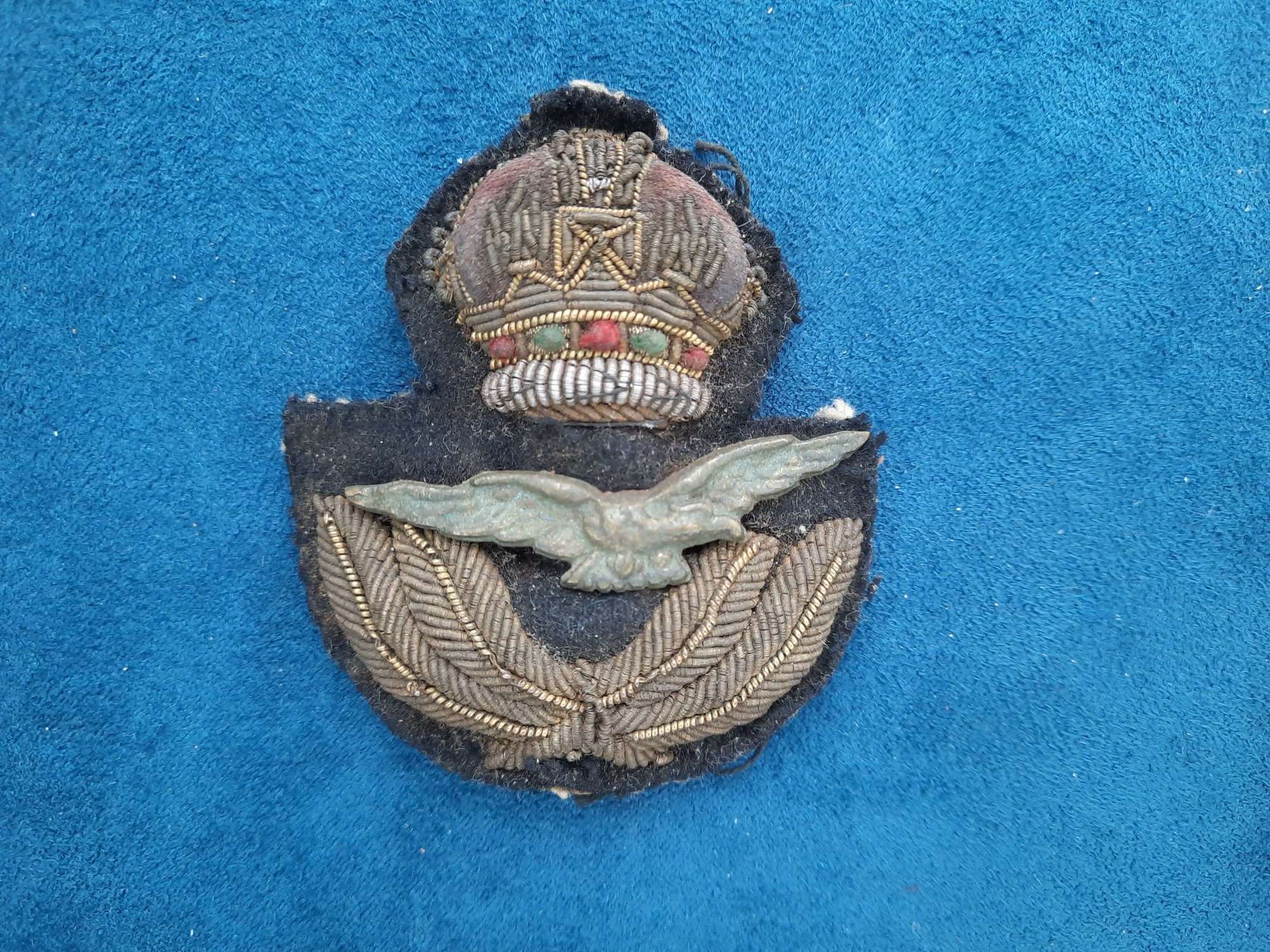 WW2 RAF Officer's Cap Badge