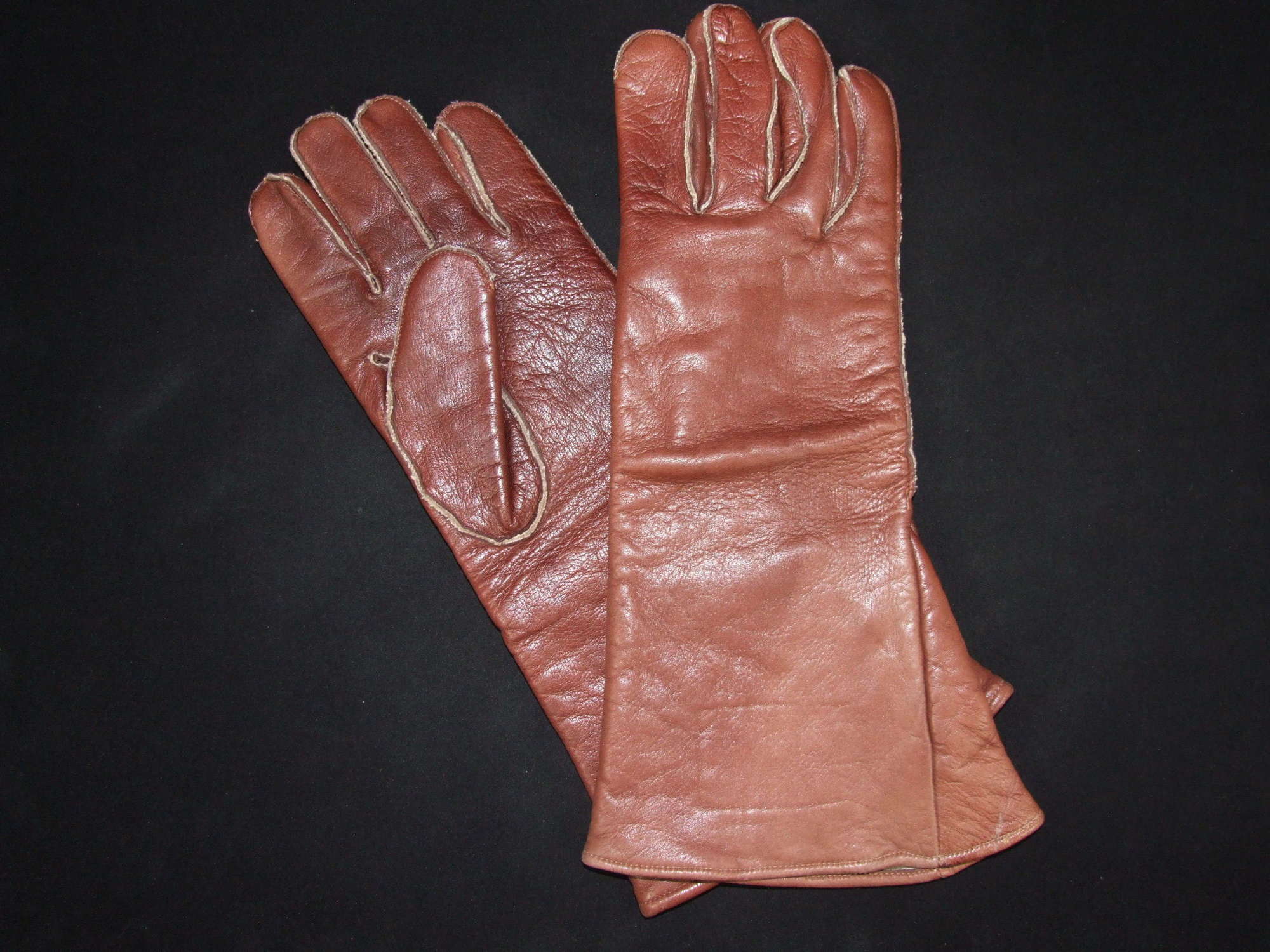RAF / FAA D Type Gauntlets with Air Ministry Labels