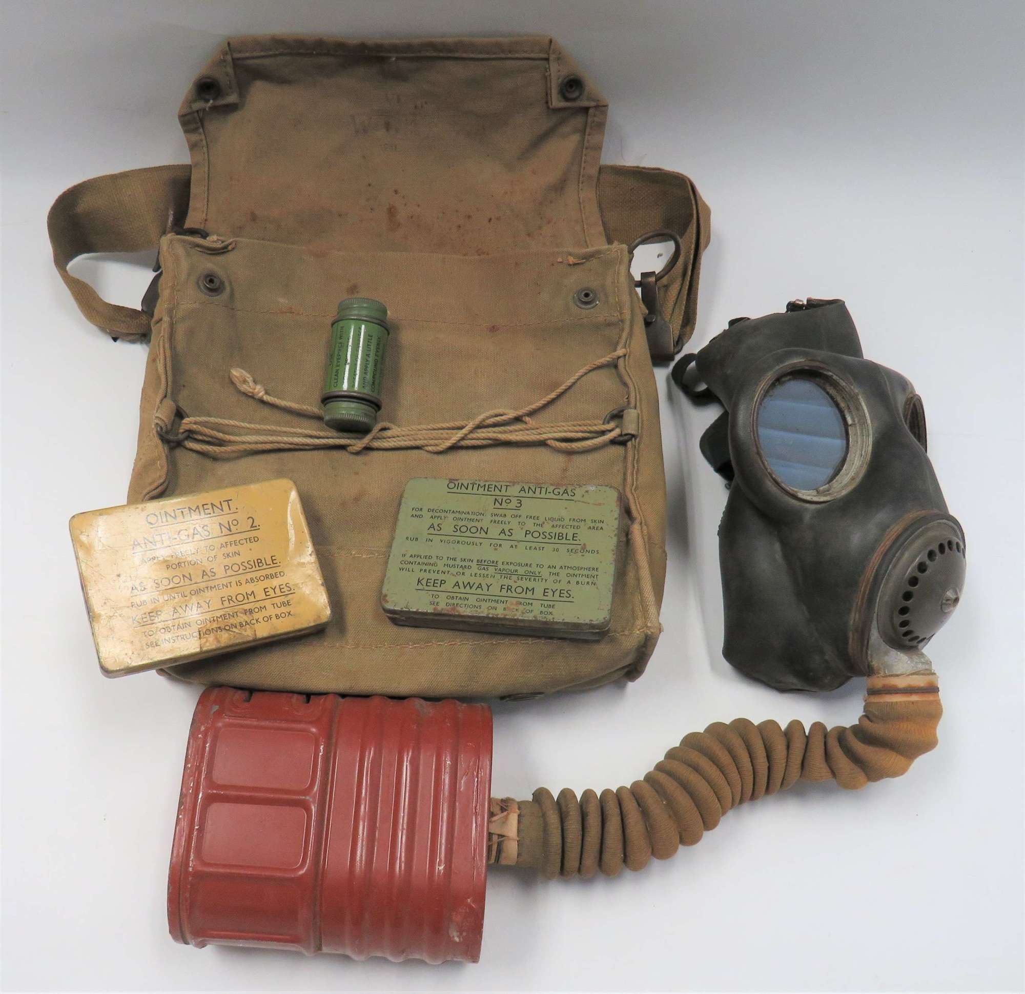WW2 Dated 1941 British Military Hose Respirator Complete Set