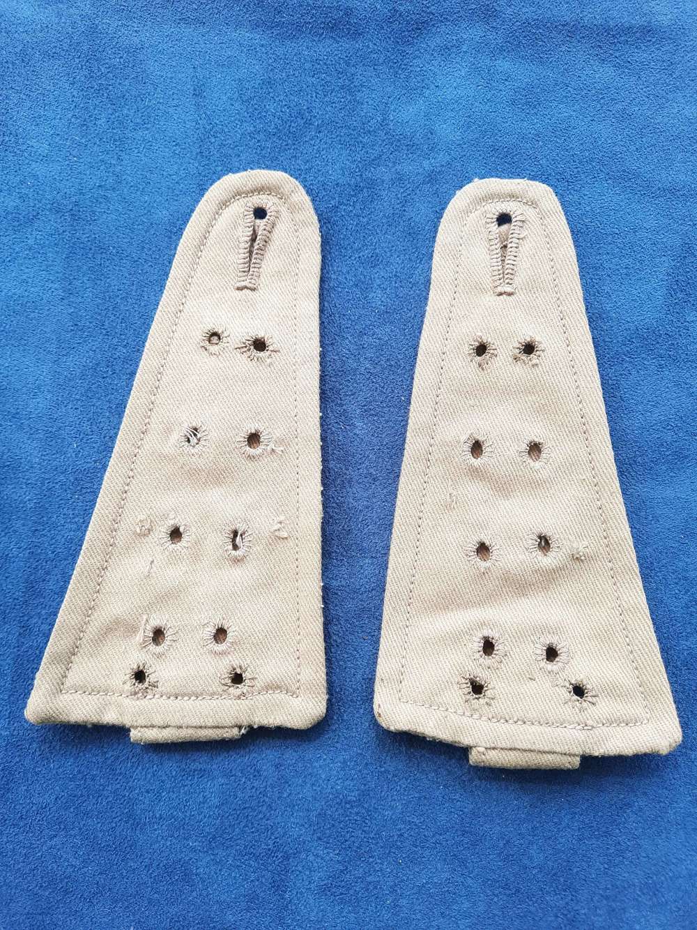A Pair KD Officer&rsquo;s Epaulettes