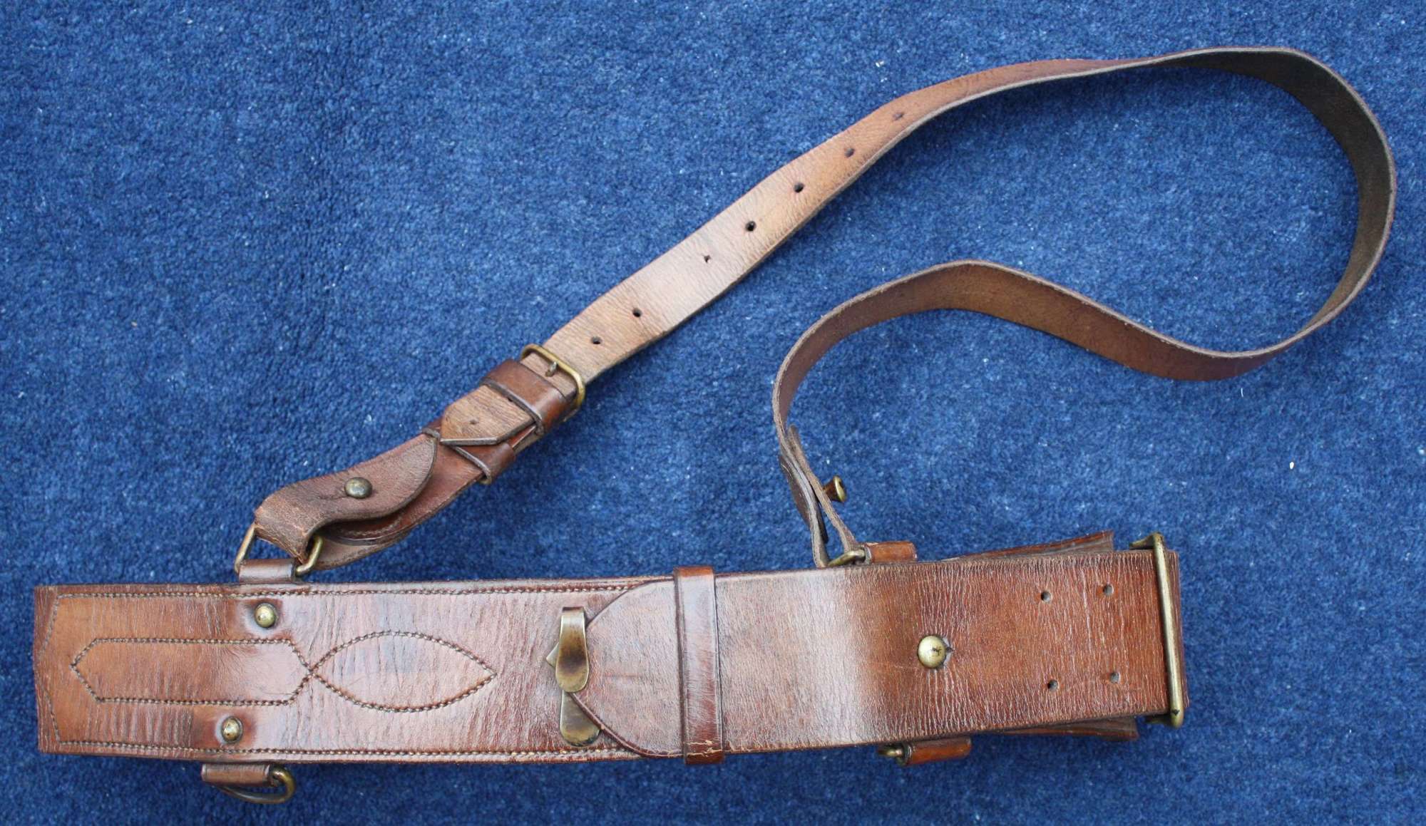 1917 DATED BRITISH ARMY OFFICERS LEATHER SAM BROWNE BELT & CROSS STRAP