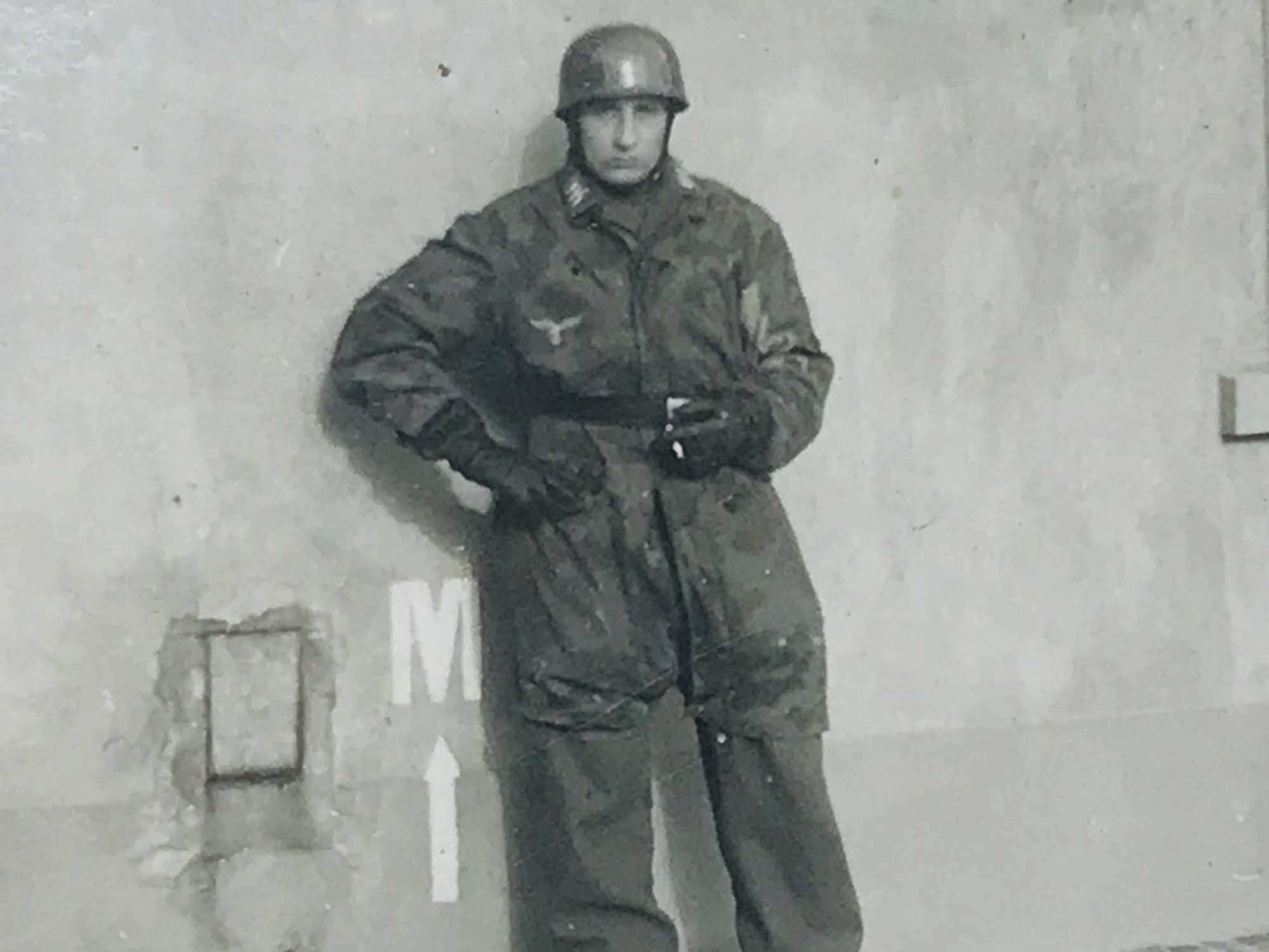 Photo of a Fallschirmjager with helmet and smock