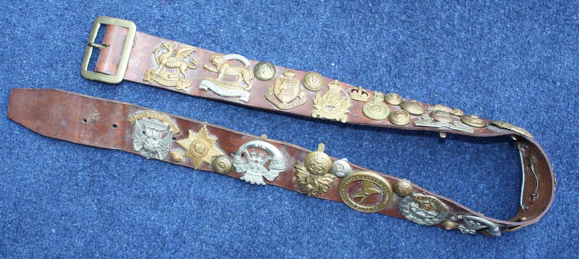 Original British Army 1903 Pattern Leather 'Hate' Belt with Cap Badges