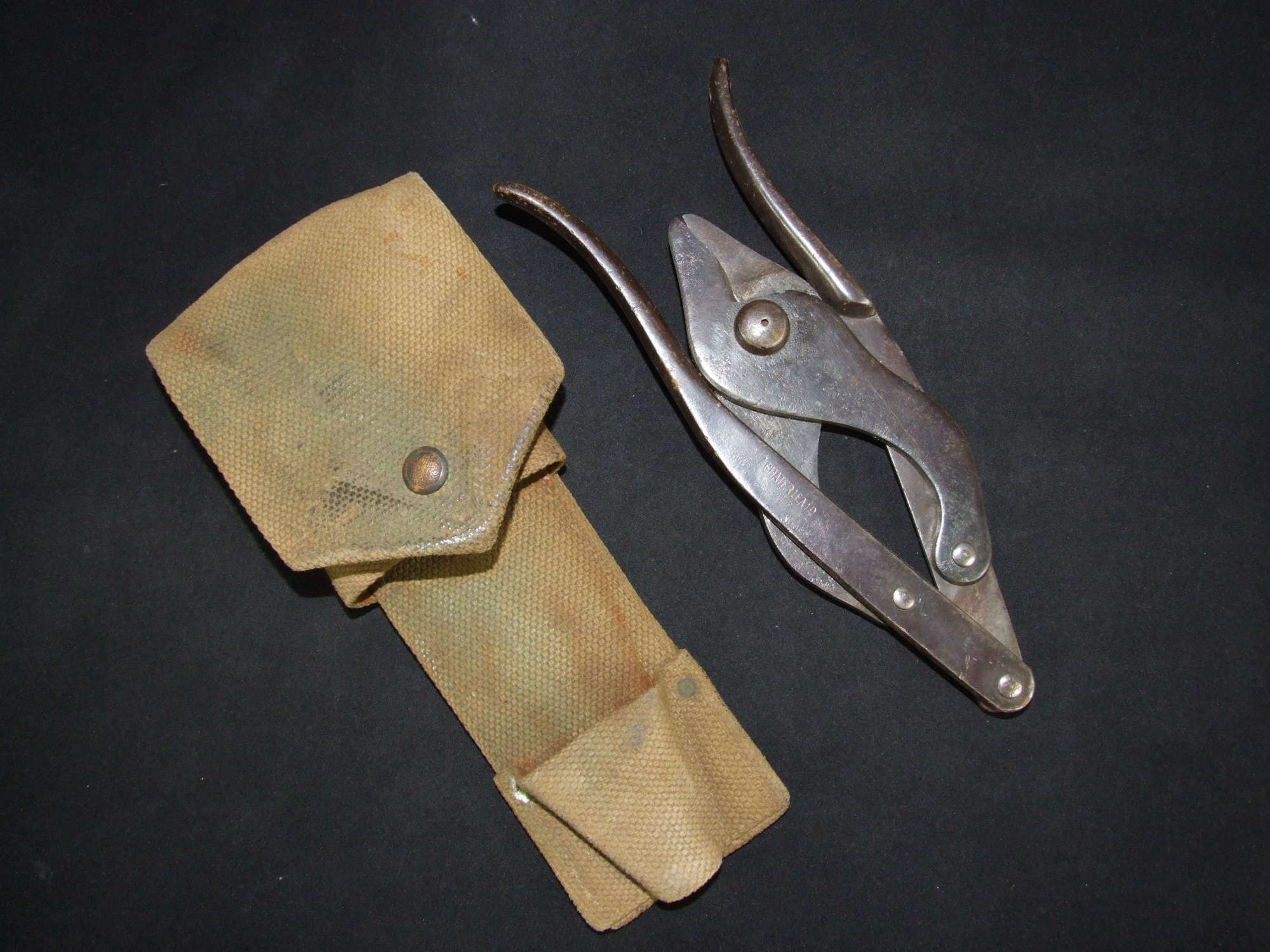 1917 Dated British Army Wire Cutters and Frog