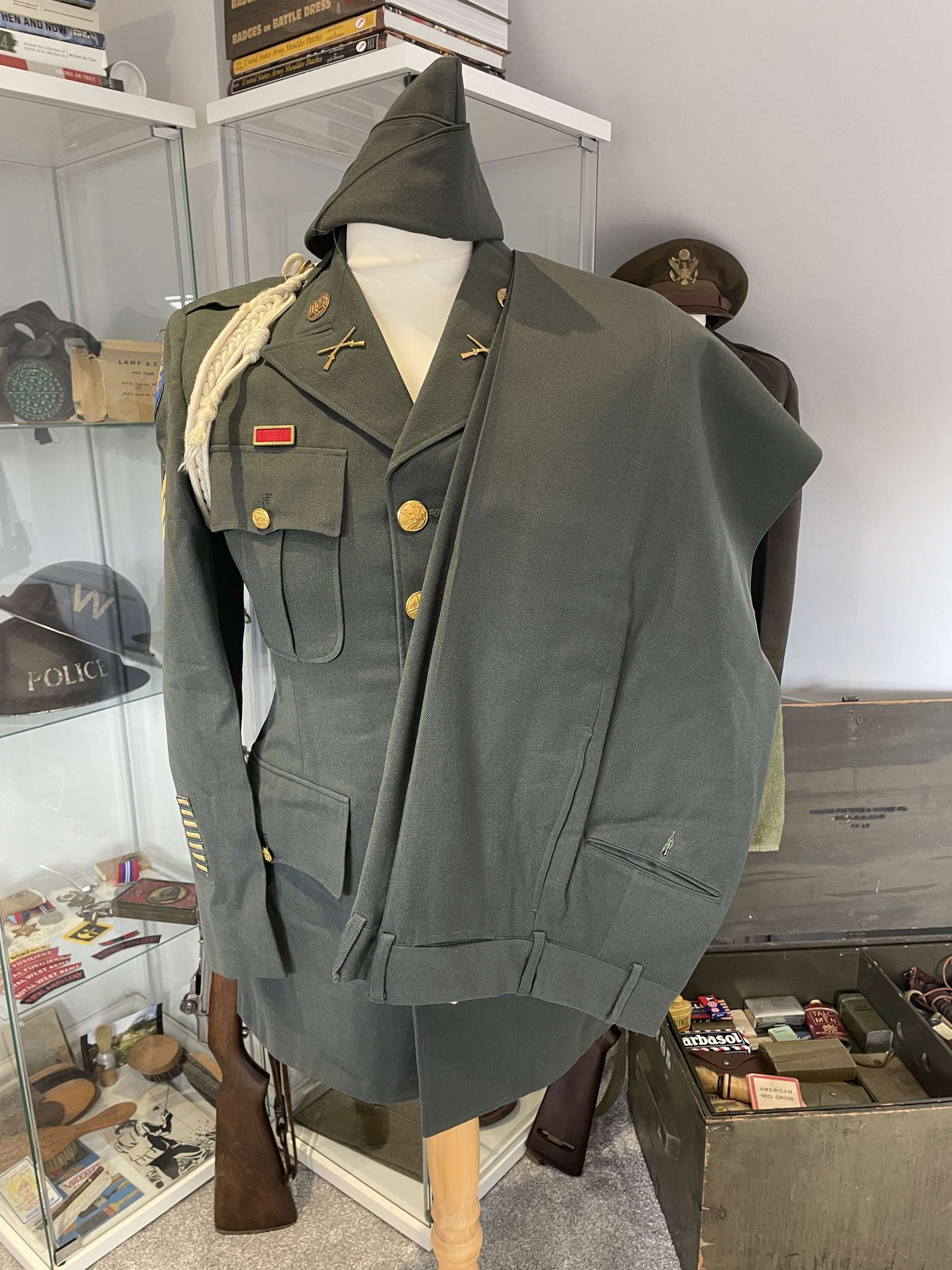 Original American Vietnam War, Enlisted Man's Tunic and Trousers, 40th Infantry Divisi