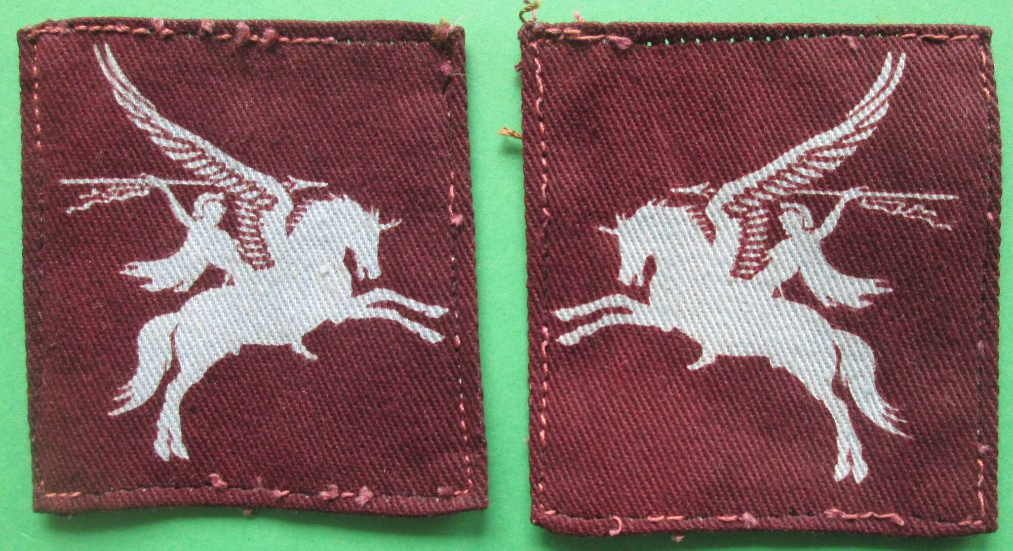 A PAIR OF WWII PERIOD 1st/6th AIRBORNE DIVISION PATCHES