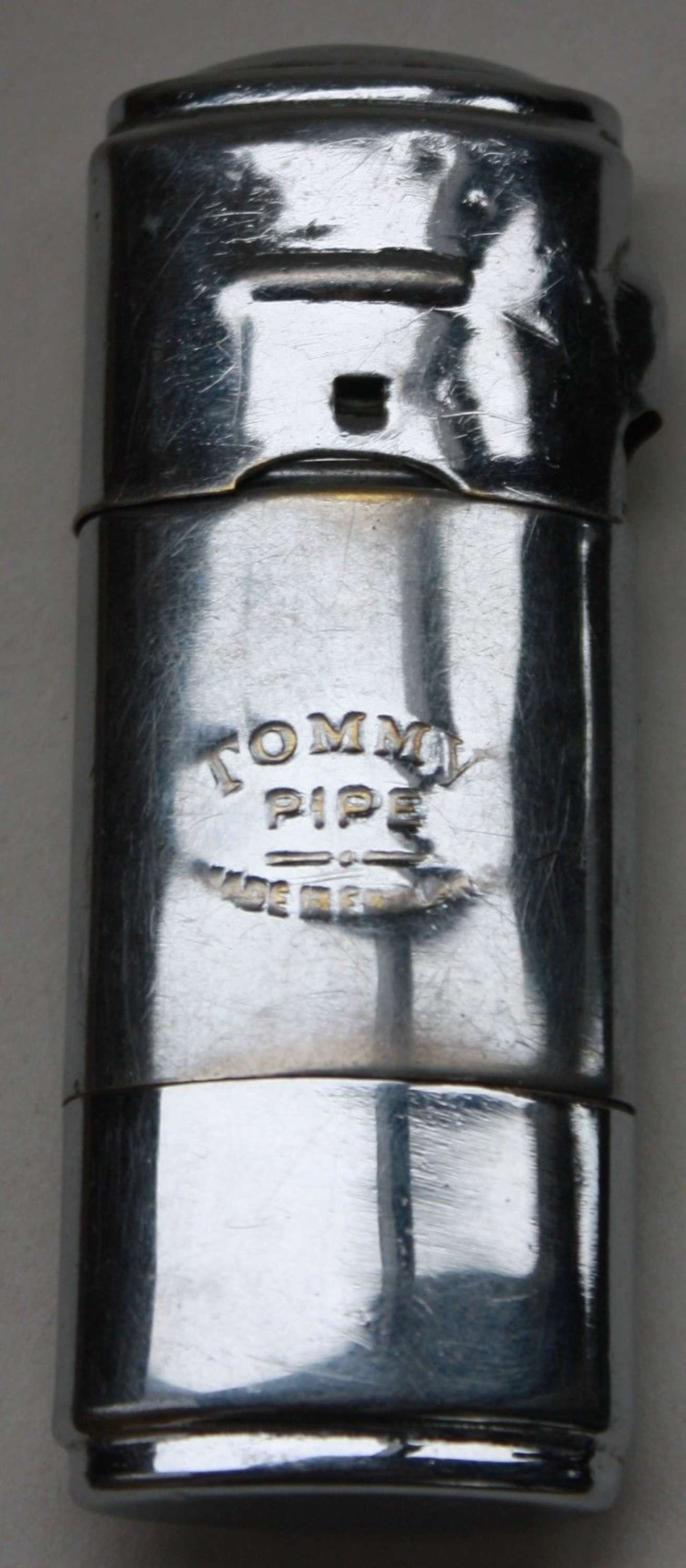 A RARE EXAMPLE OF THE WWII TOMMY PIPE LIGHTER