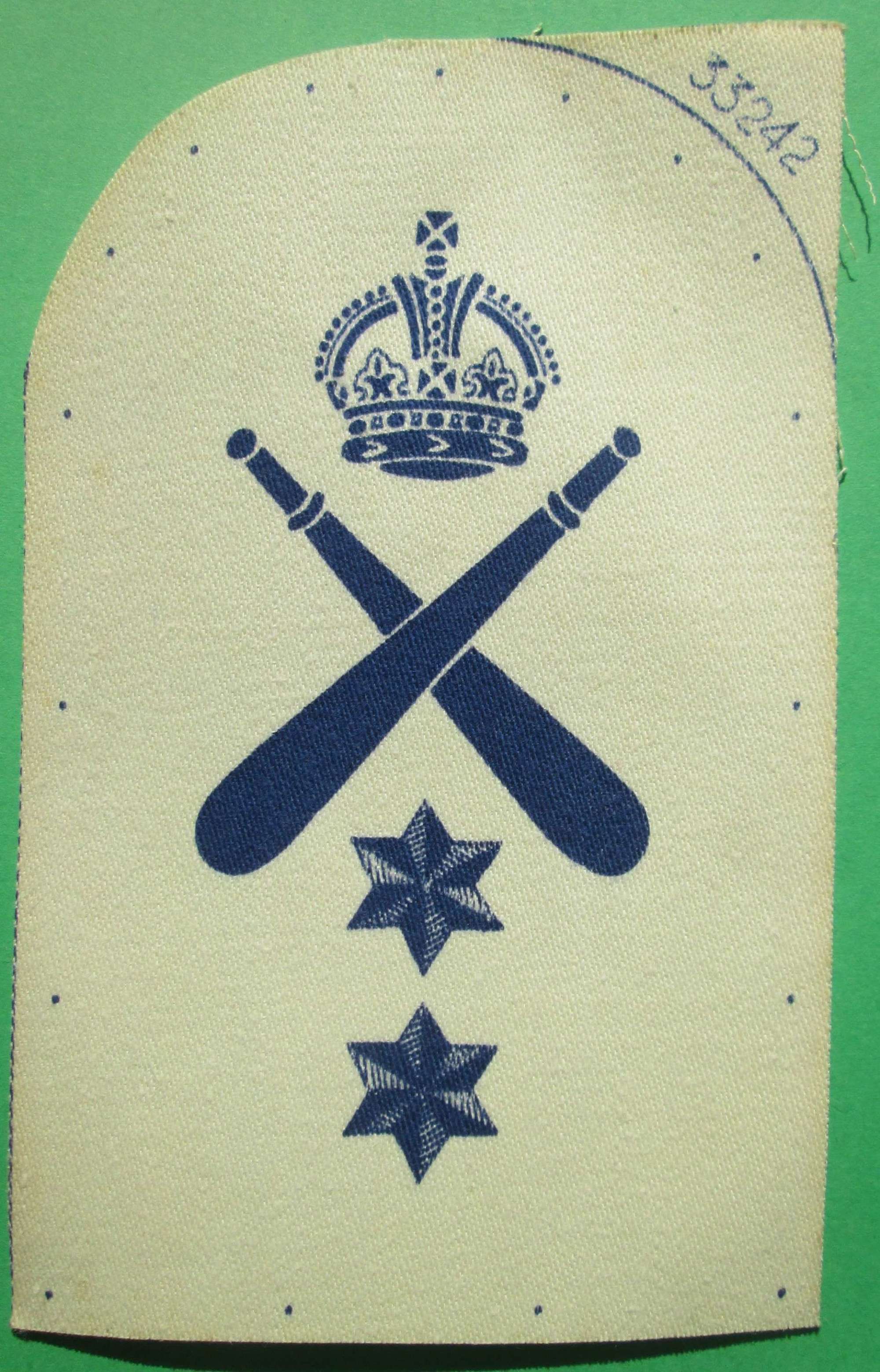 A ROYAL NAVY PHYSICAL TRAINING INSTRUCTOR BRANCH LEADING RATE BADGE