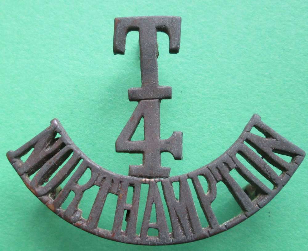 WWI NORTHAMPTONSHIRE TERRITORIALS 4TH BATTALION SHOULDER TITLE