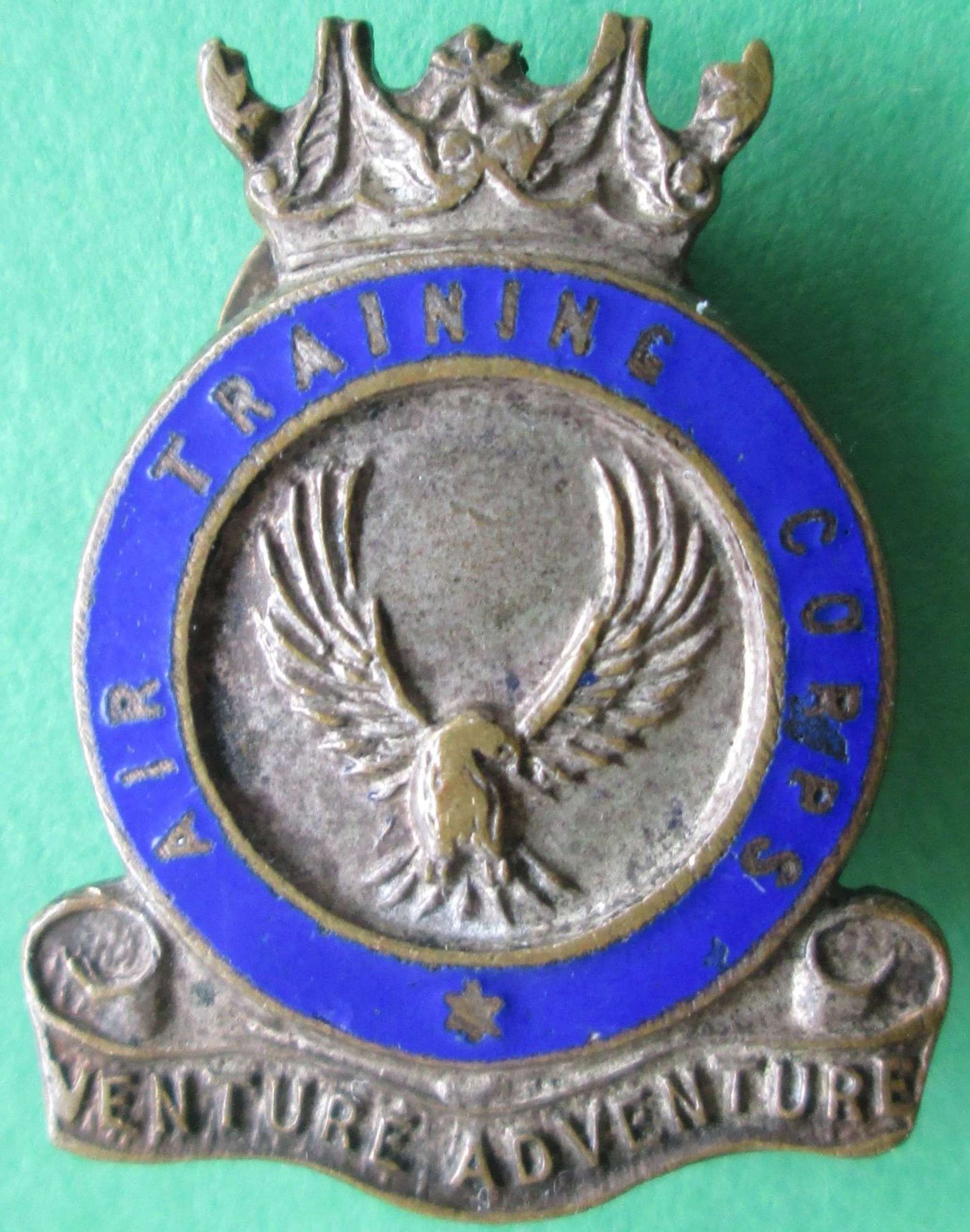 EARLY AIR TRAINING CORPS LAPEL BADGE