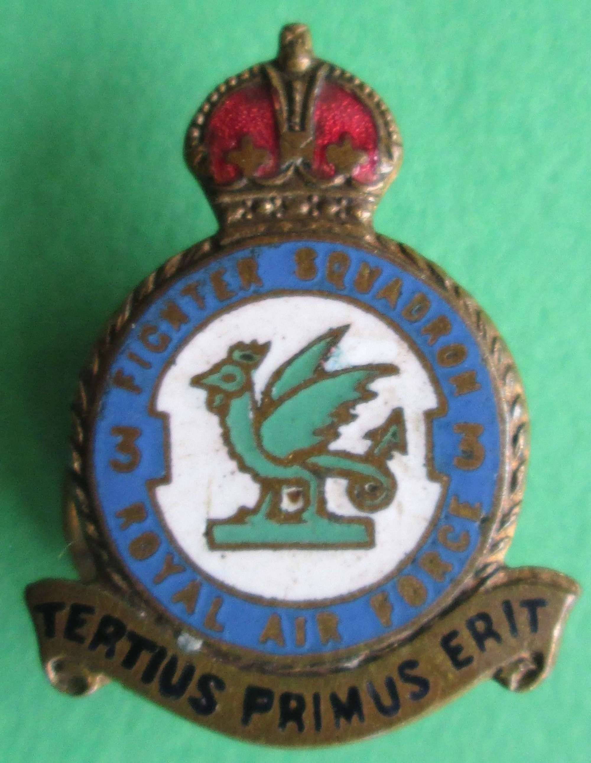 WWII PERIOD 3rd ROYAL AIR FORCE SQUADRON BADGE