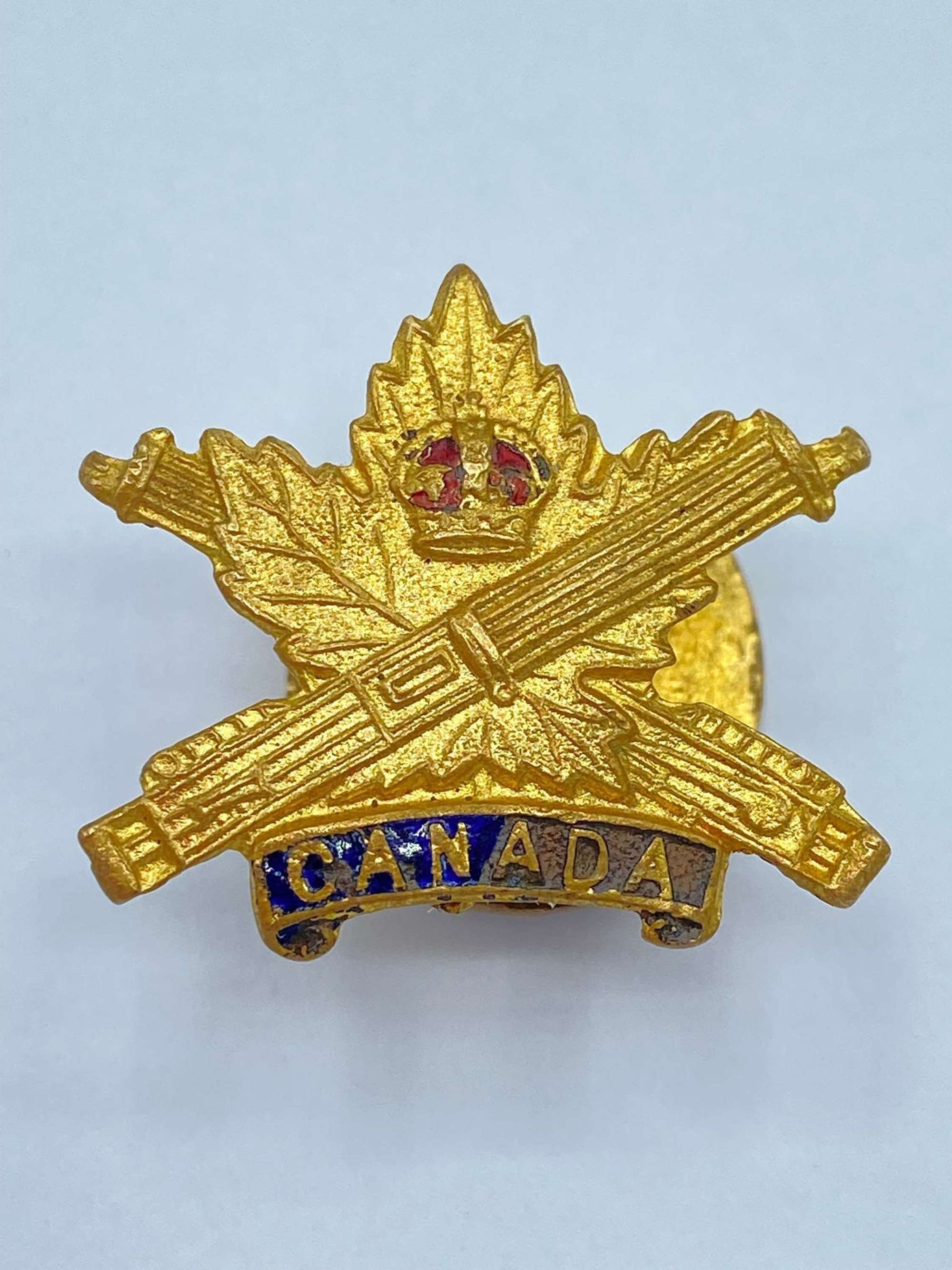 WW1 Canadian Machine Gun Corps Regimental Sweetheart Enamel Badge