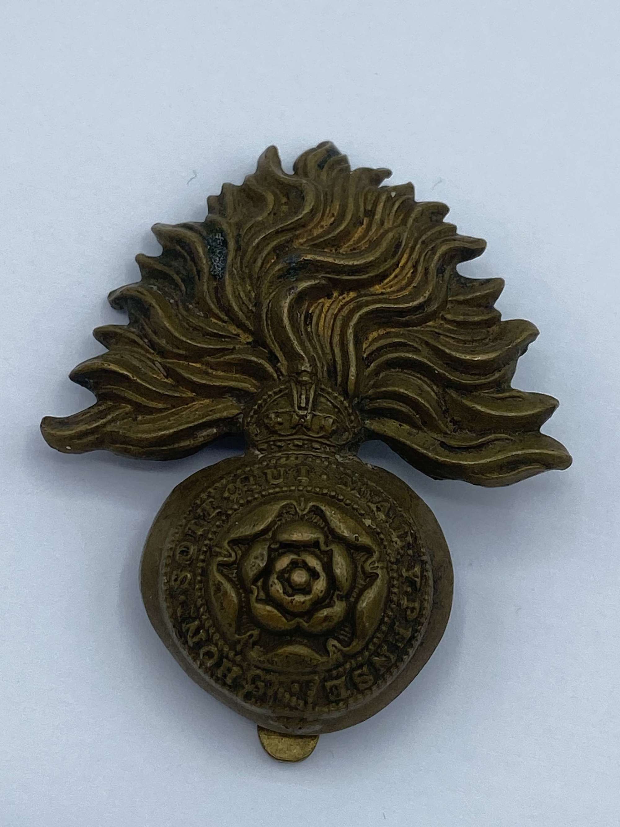 WW2 The Royal Fusiliers (City of London Regiment) Slider Cap Badge