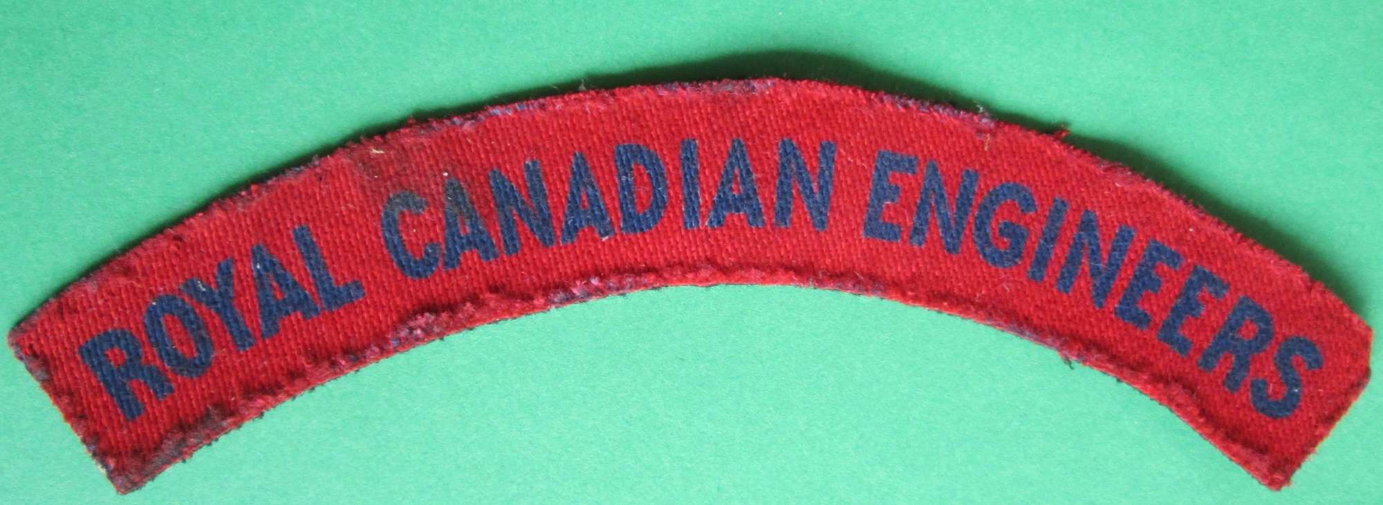 A ROYAL CANADIAN ENGINEERS SHOULDER TITLE