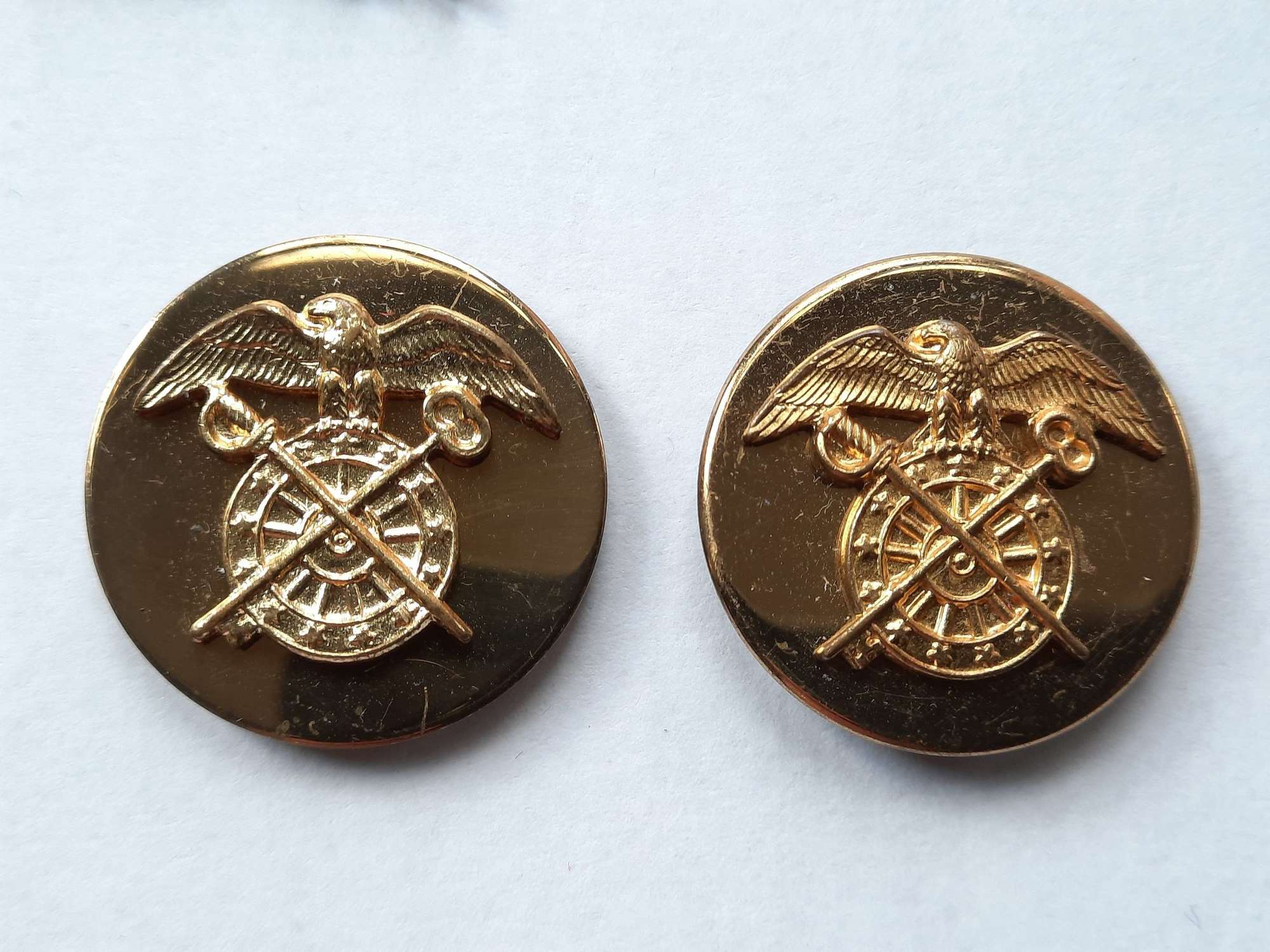 Pair of US Army Quartermaster Enlisted Collar Discs
