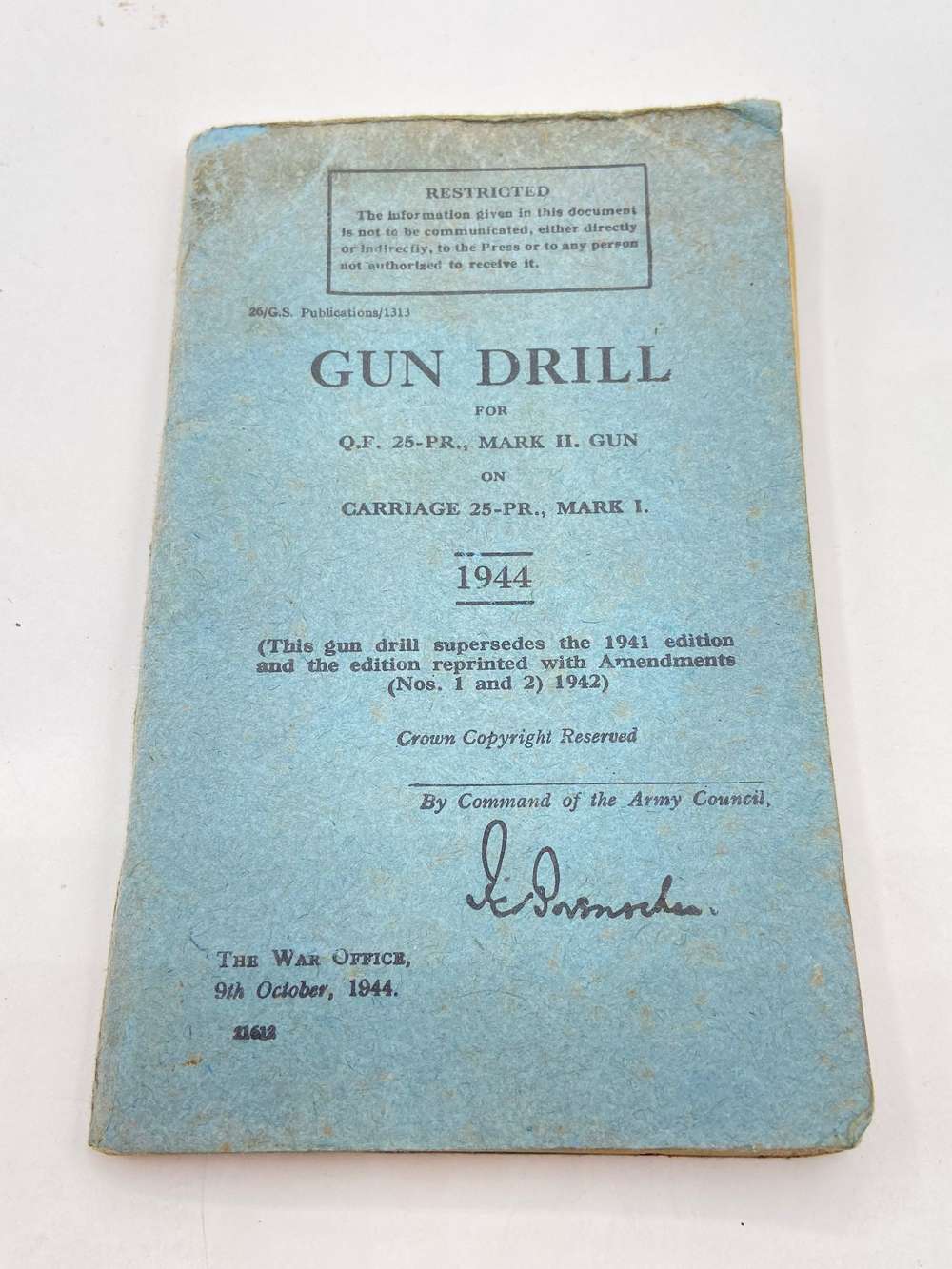 WW2 Gun drill for Q.F. 25-pr, mark II gun on carriage 25-pr. 1944 Book