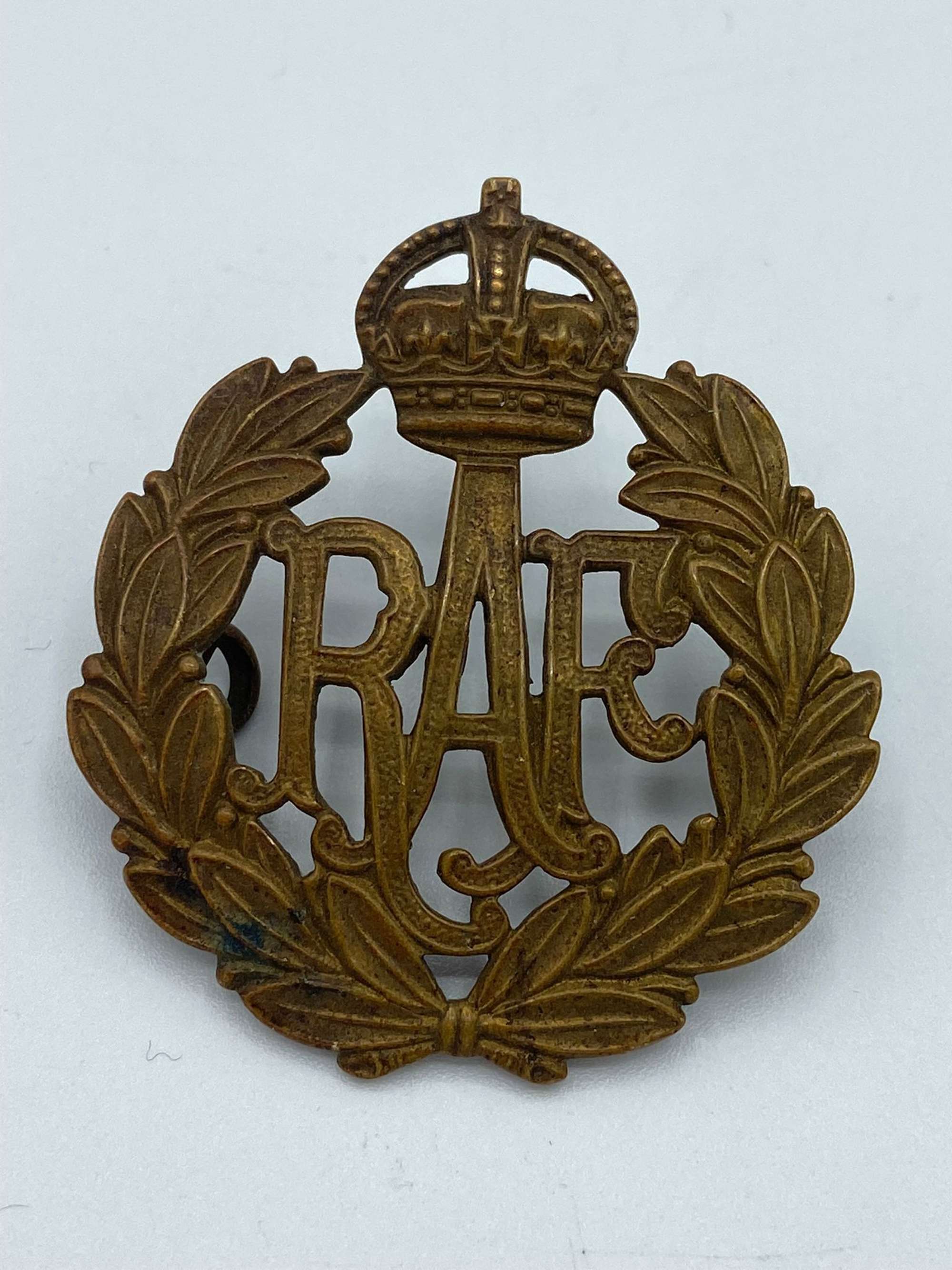 WW2 British Royal Air Force Officers Cap Badge Featuring Kings Crown