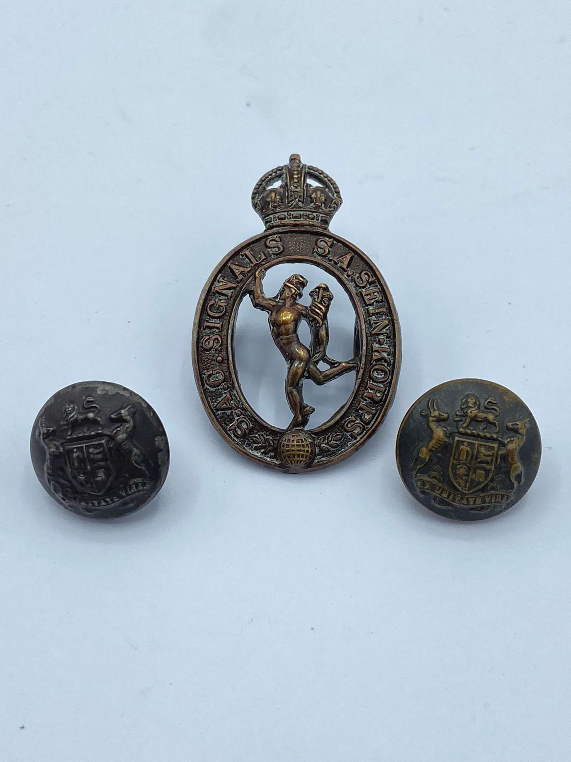 WW2 South African Army Royal Signals Cap Badge & Buttons