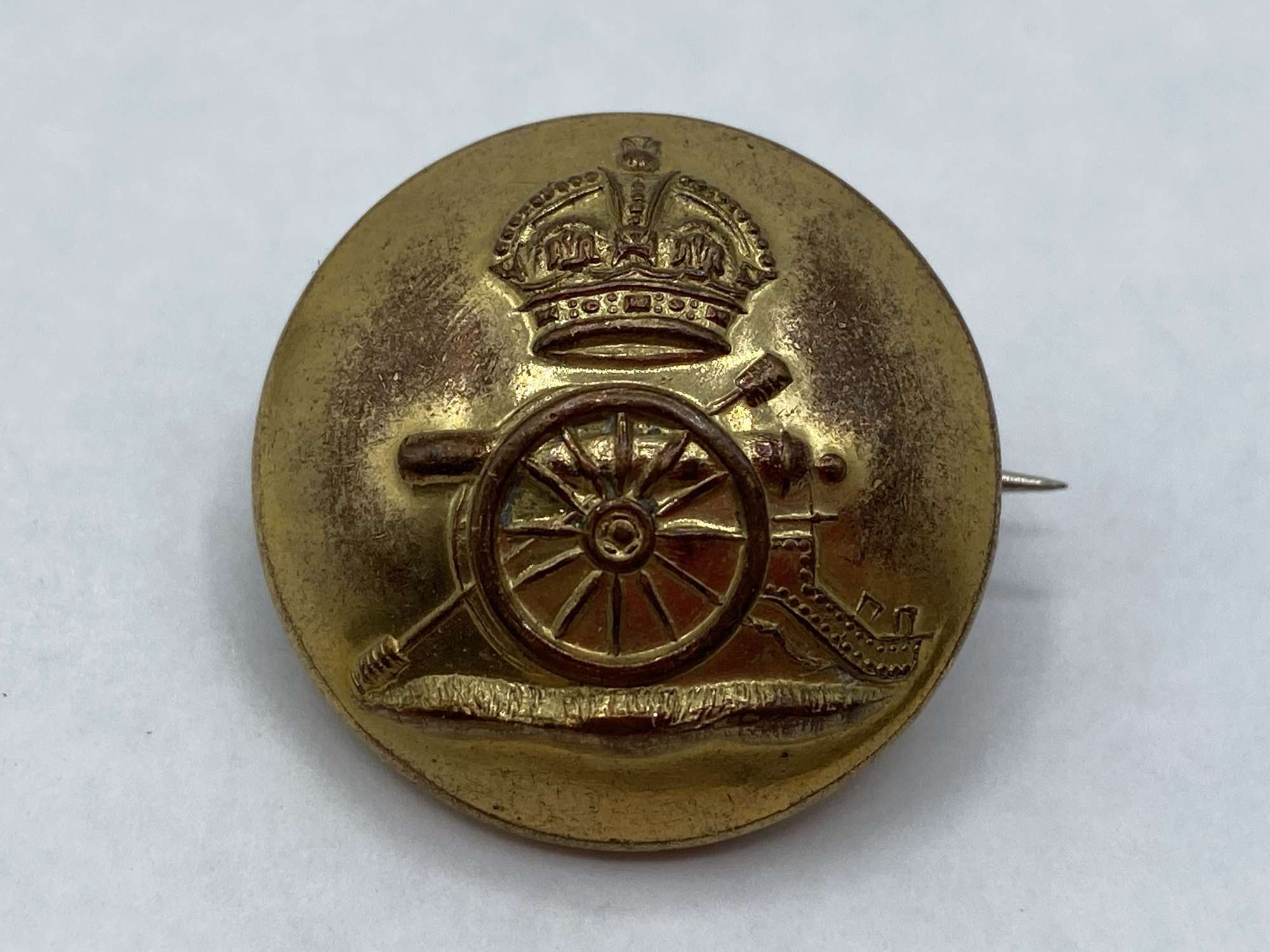WW2 British Army Royal Artillery Sweetheart Modified Button Badge