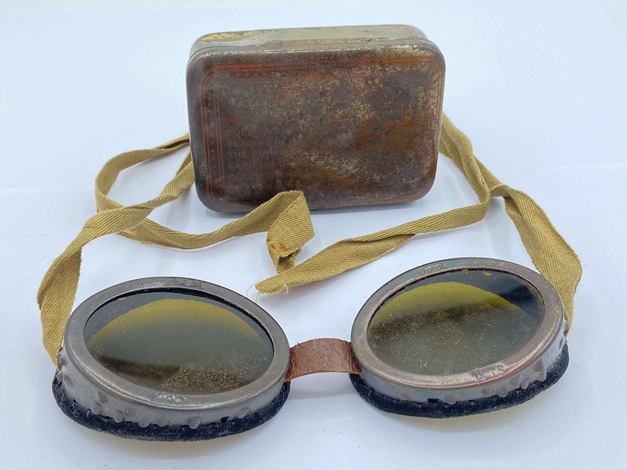 WW2 British Army Boxed Tinted Desert Goggles Marked S.L.M 1942