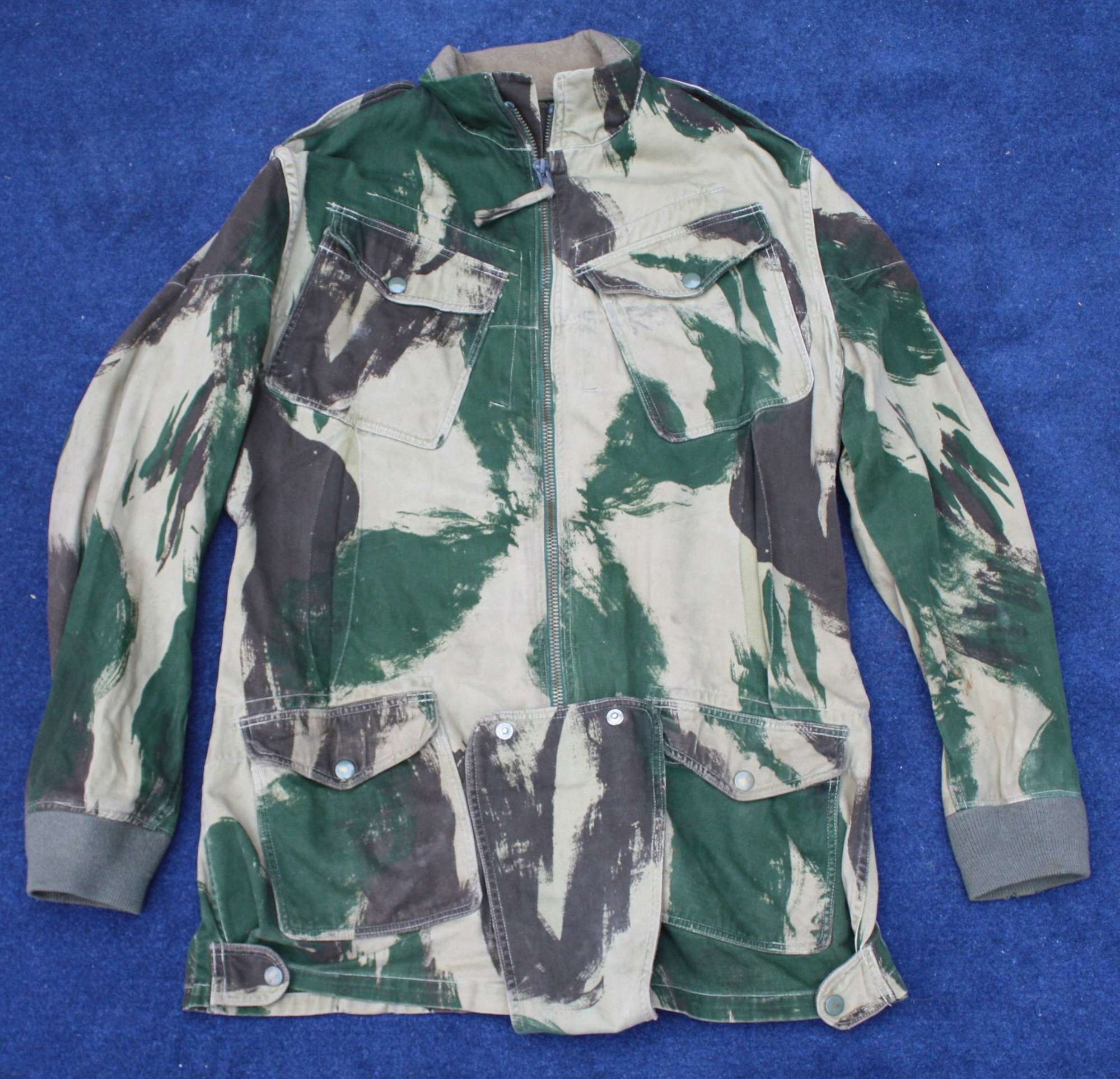 1959 Pattern Camouflage Denison Smock Size 7. Very Good Condition.