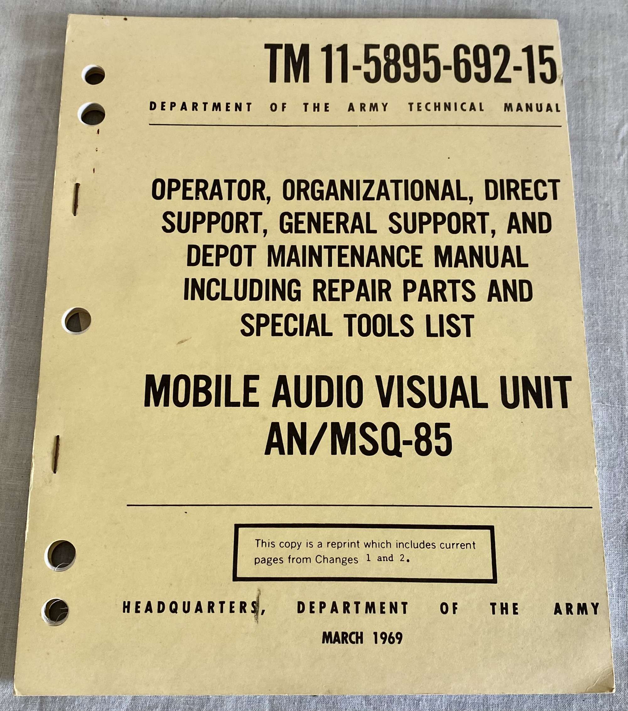 US Military Issue Mobile Audio Visual Unit AN/MSQ-85 March 1969 Dated Booklet
