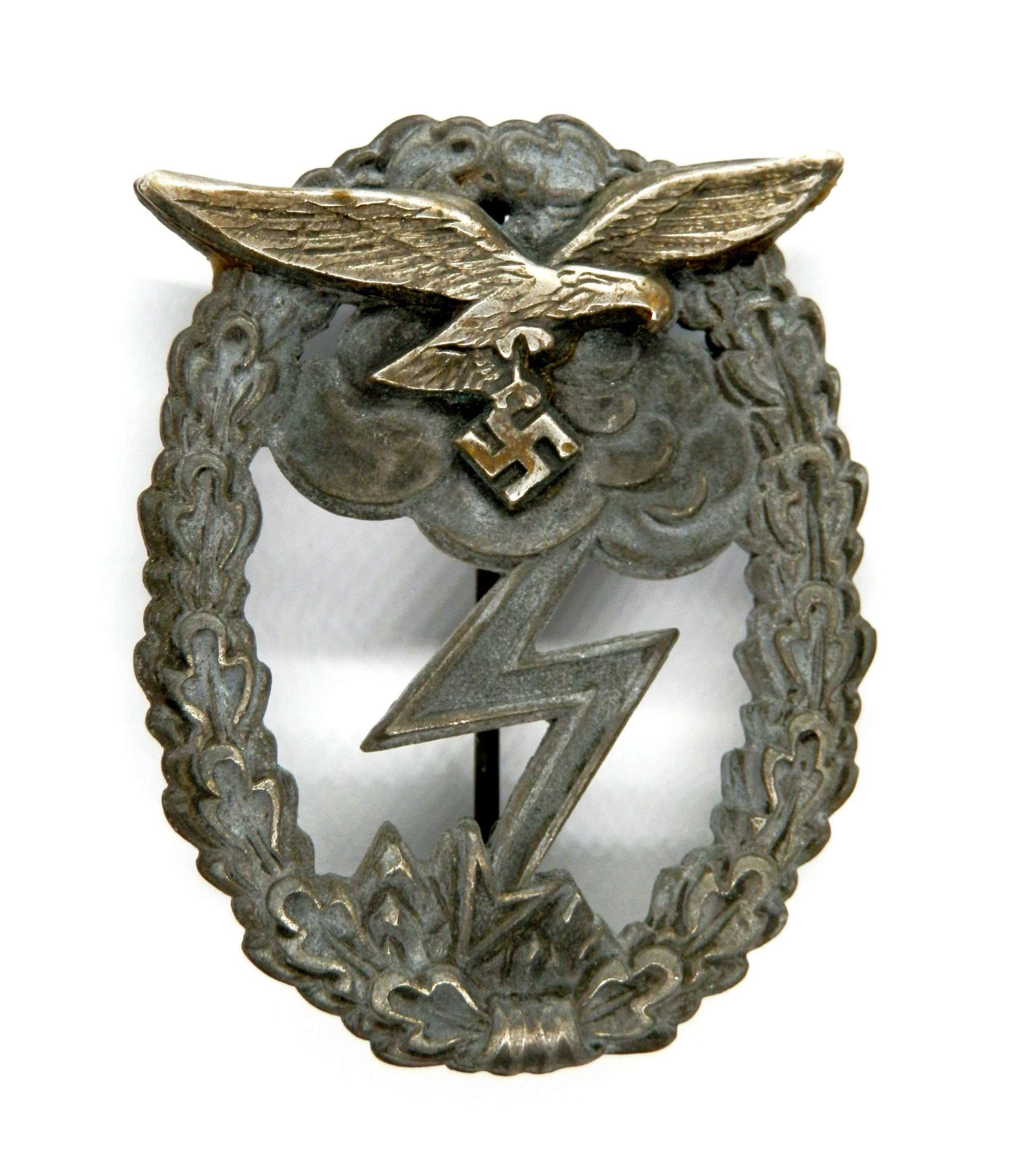 Luftwaffe 'Erdkampfabzeichen' Ground Combat Badge.