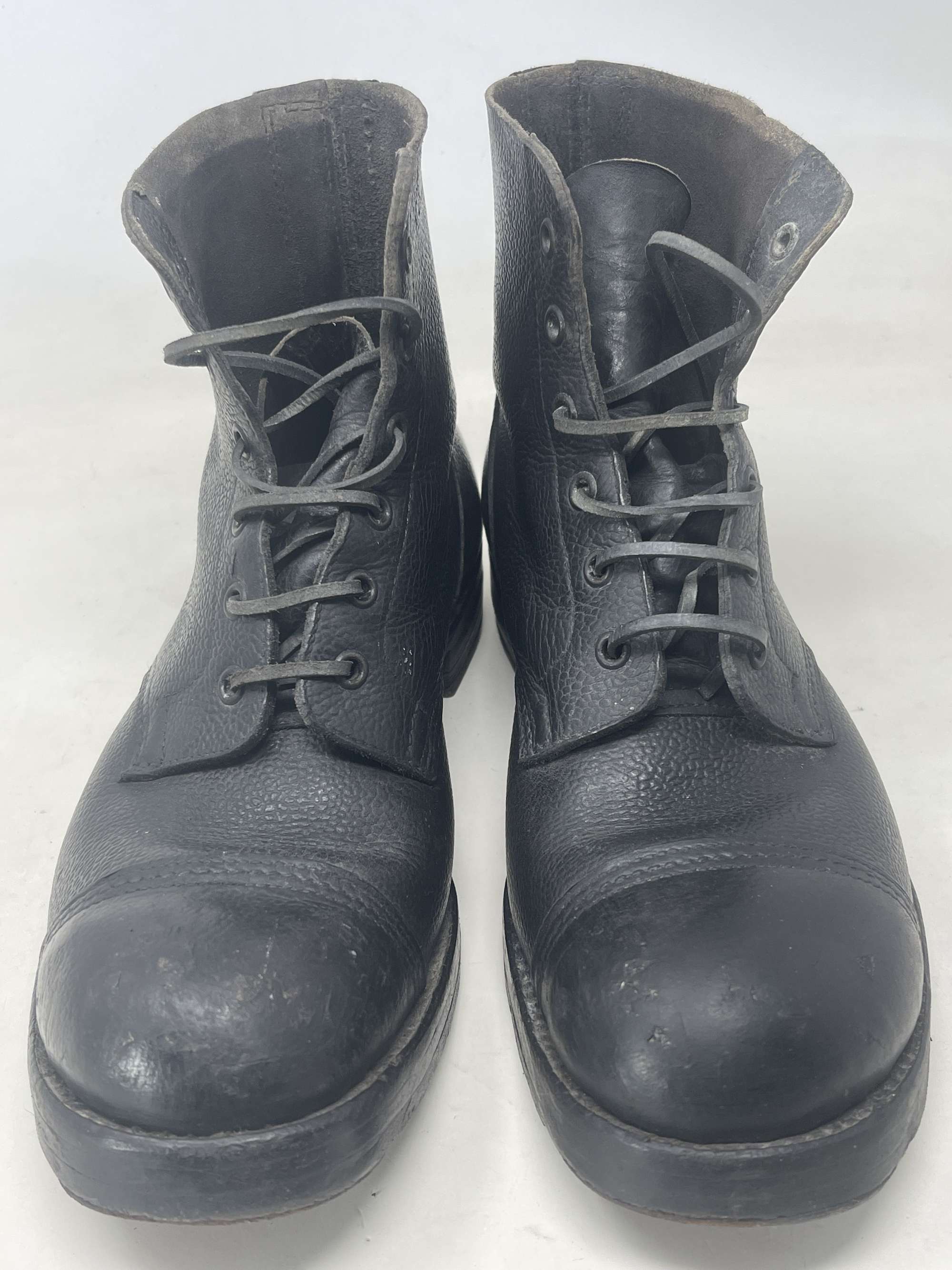 Original British Army Size 8 Pair of 1943 Dated  Ammo Boots