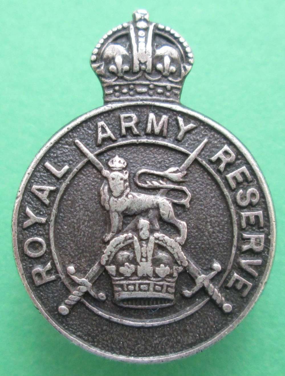 SILVER ROYAL ARMY RESERVE LAPEL BADGE